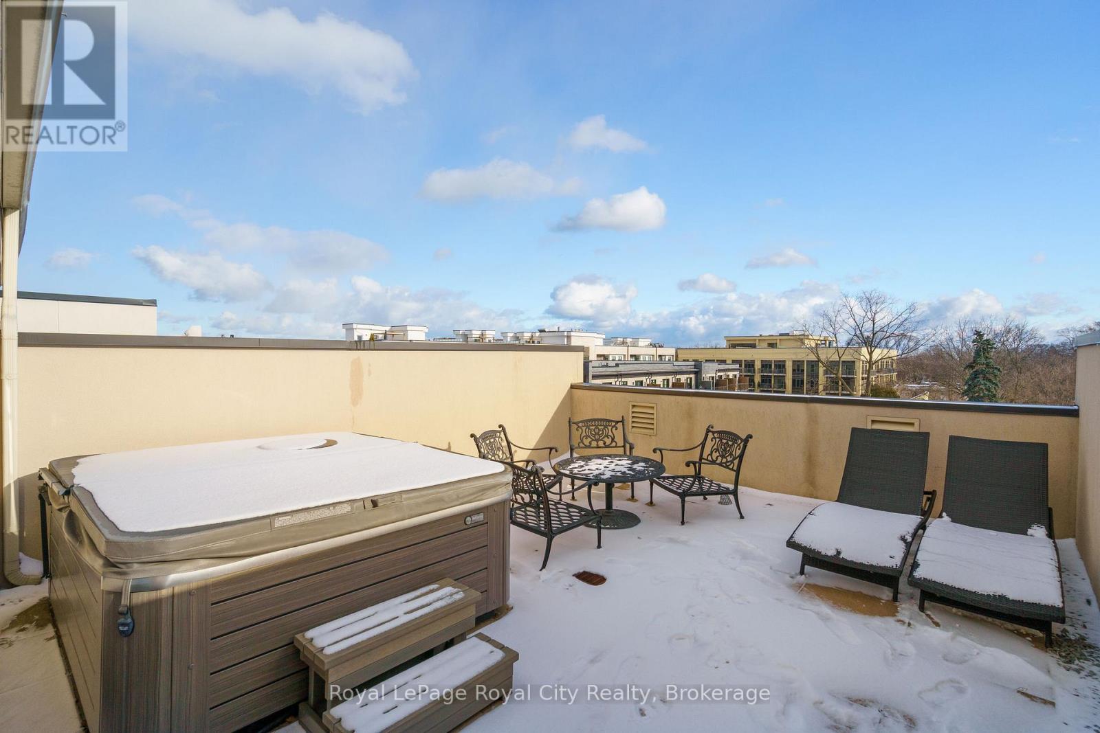 












216 REBECCA STREET

,
Oakville (CO Central),




Ontario
L6K1J9

