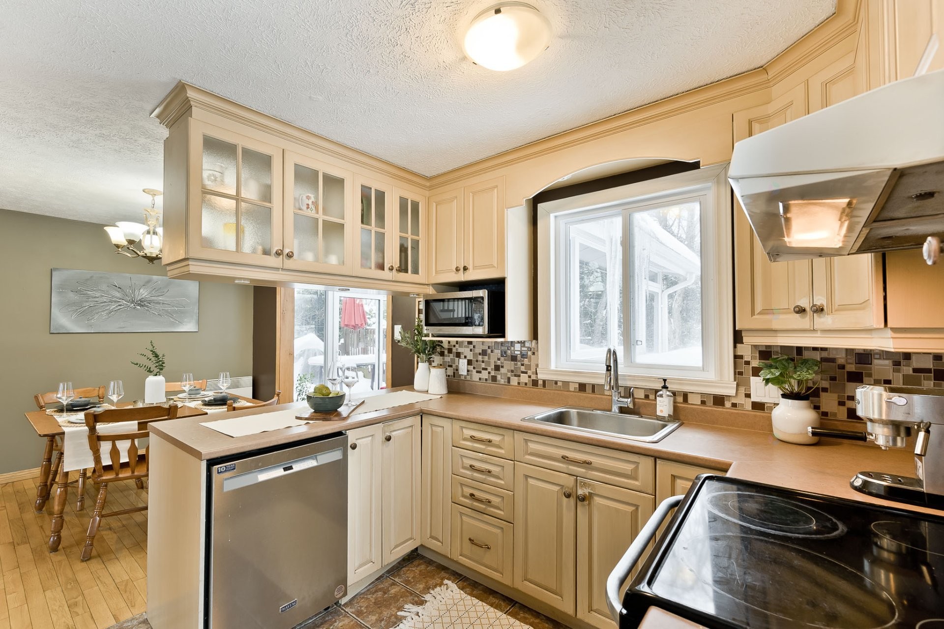 









2374


Rue Hertel

,
Sherbrooke (Les Nations),




QC
J1J2J2

