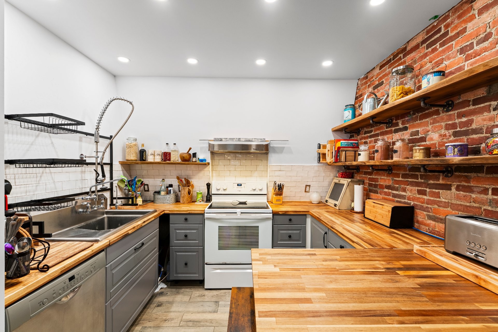 









655Z

 - 661Z


Rue Dufferin

,
Stanstead - Ville,




QC
J0B3E0

