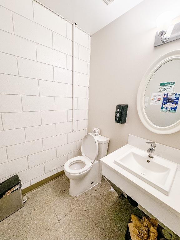 









1635


Bertram

Street,
Kelowna,




BC
V1Y 2G5

