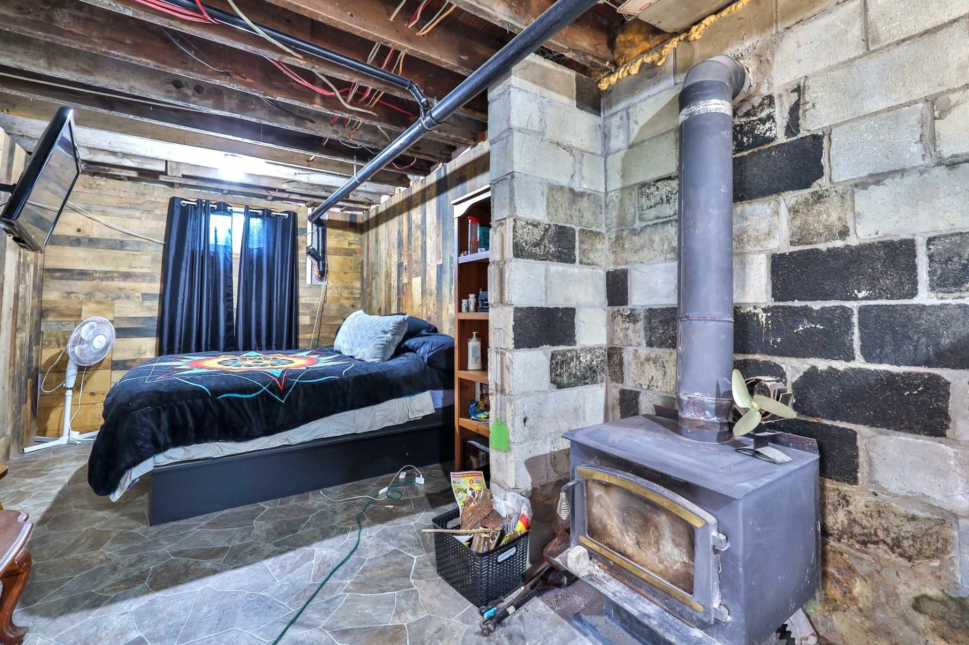 









26


Ch. de la Frontière

,
Sainte-Thérèse-de-la-Gatineau,




QC
J9X2X0

