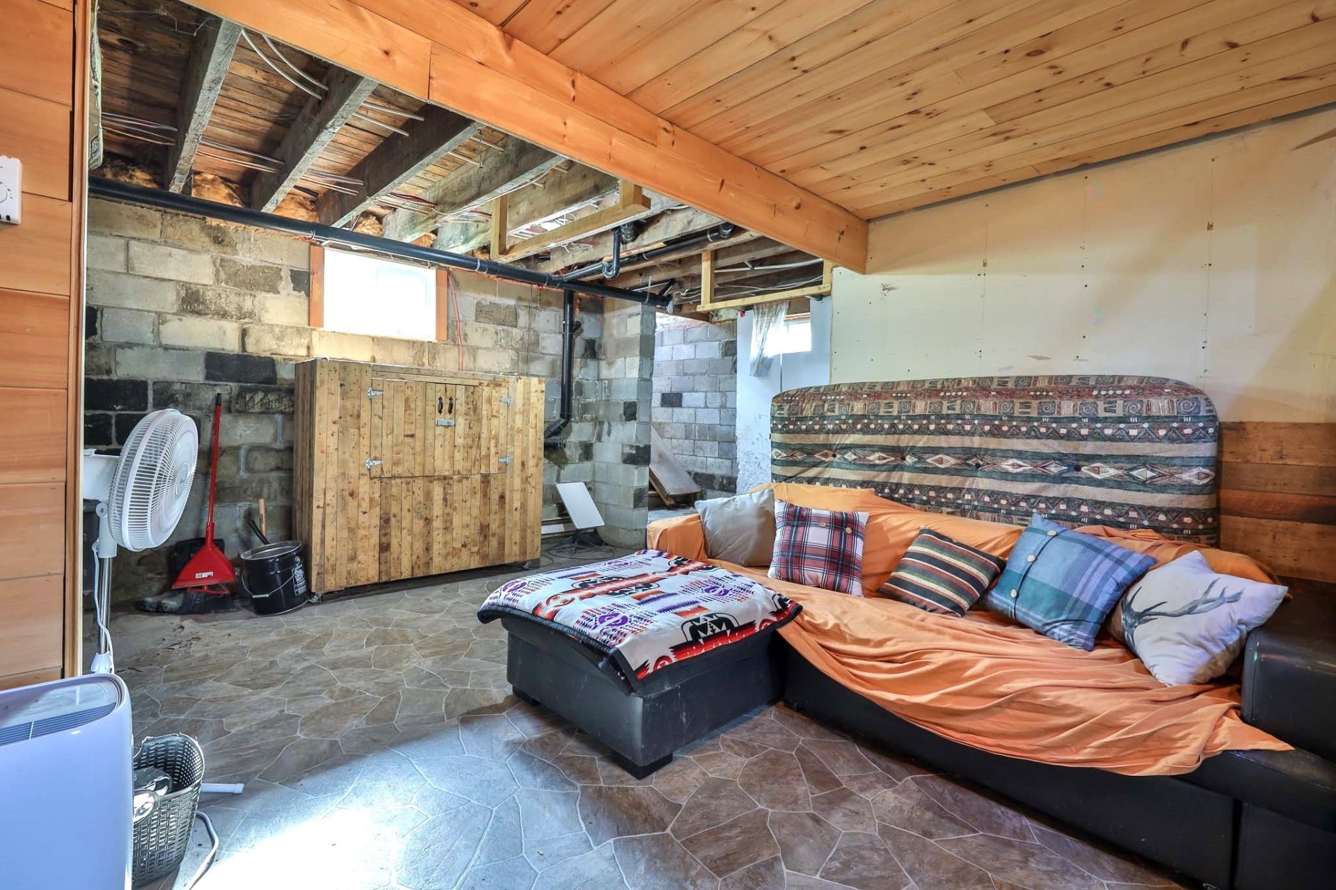 









26


Ch. de la Frontière

,
Sainte-Thérèse-de-la-Gatineau,




QC
J9X2X0

