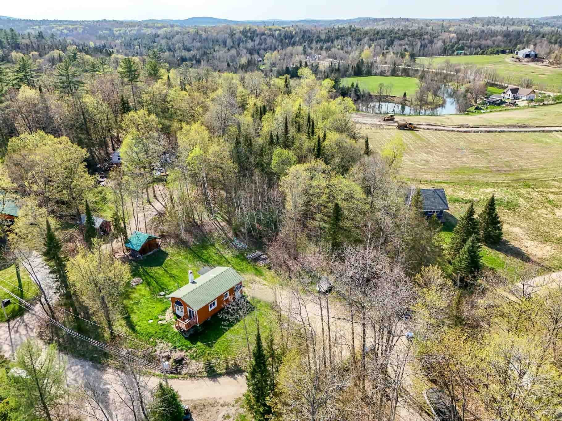 









26


Ch. de la Frontière

,
Sainte-Thérèse-de-la-Gatineau,




QC
J9X2X0

