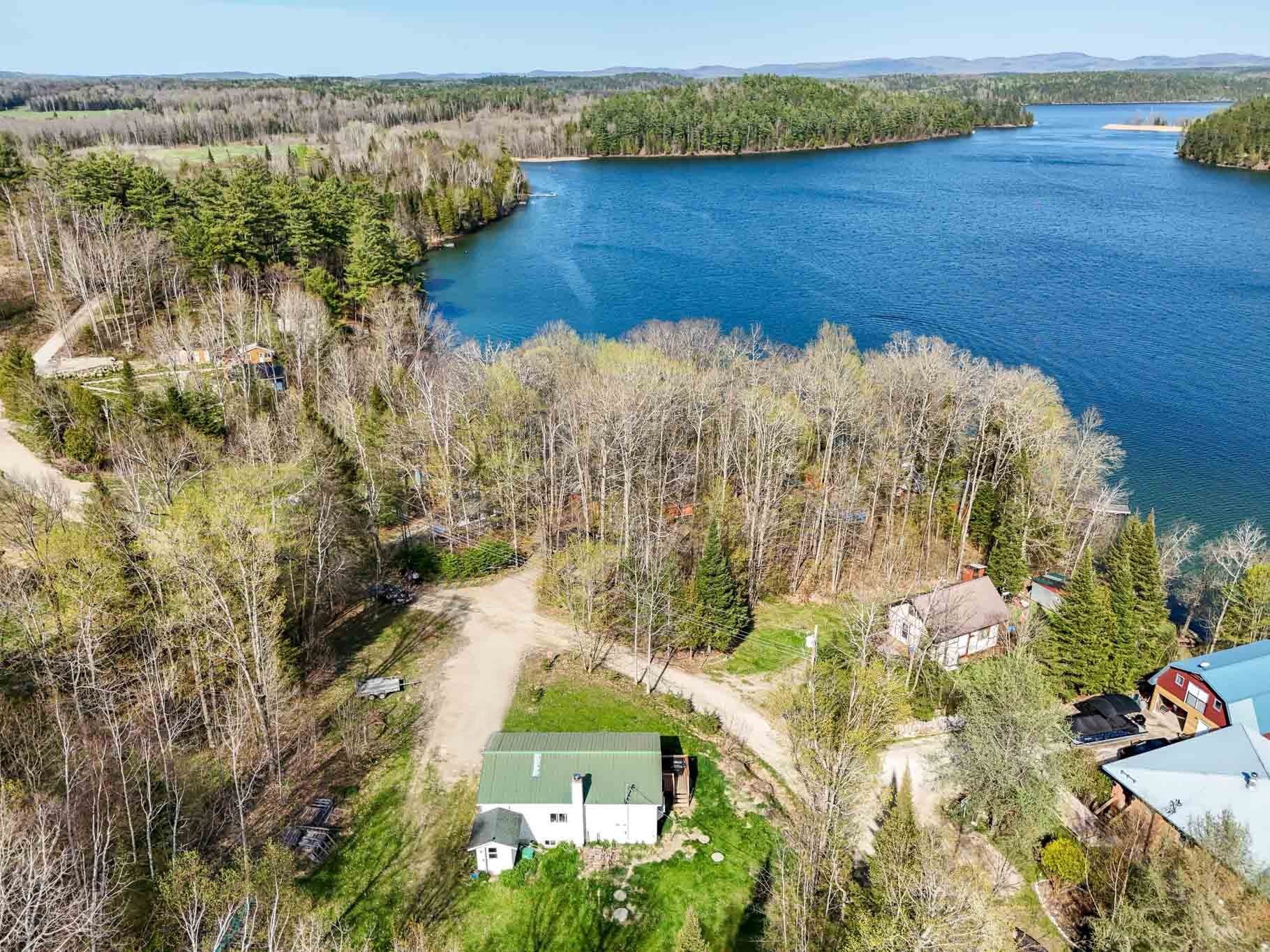 









26


Ch. de la Frontière

,
Sainte-Thérèse-de-la-Gatineau,




QC
J9X2X0

