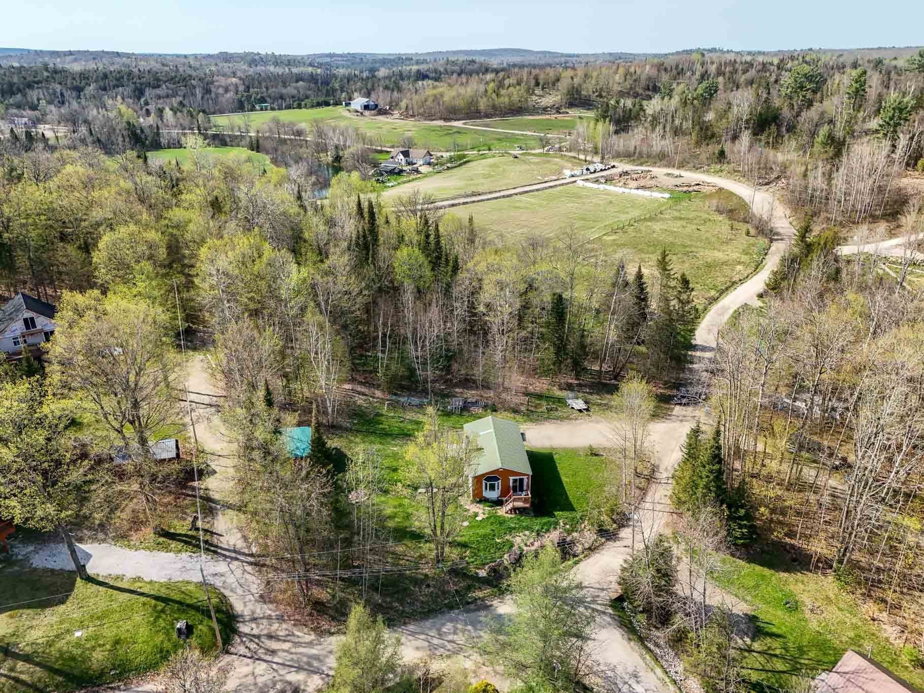 









26


Ch. de la Frontière

,
Sainte-Thérèse-de-la-Gatineau,




QC
J9X2X0

