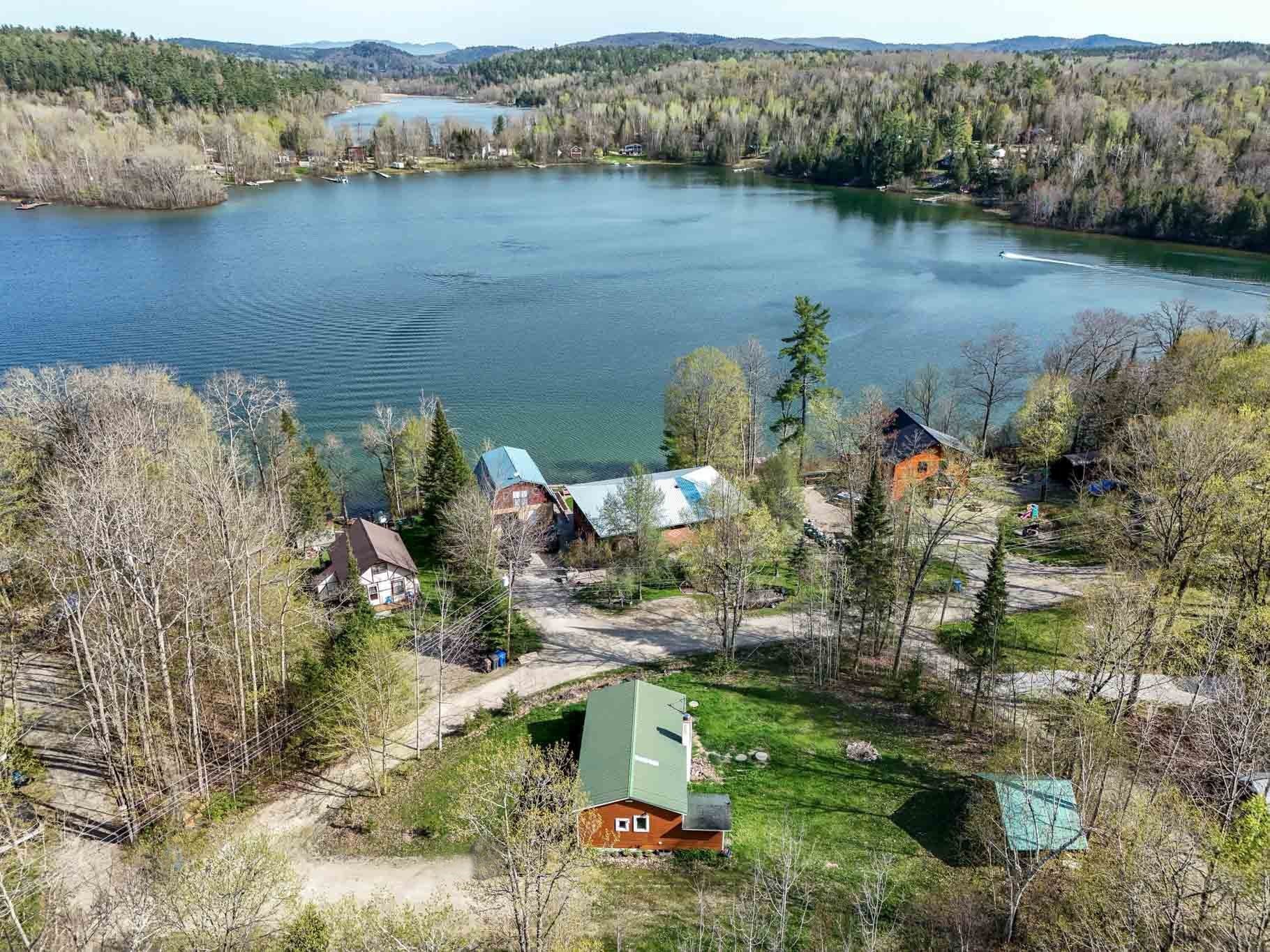 









26


Ch. de la Frontière

,
Sainte-Thérèse-de-la-Gatineau,




QC
J9X2X0

