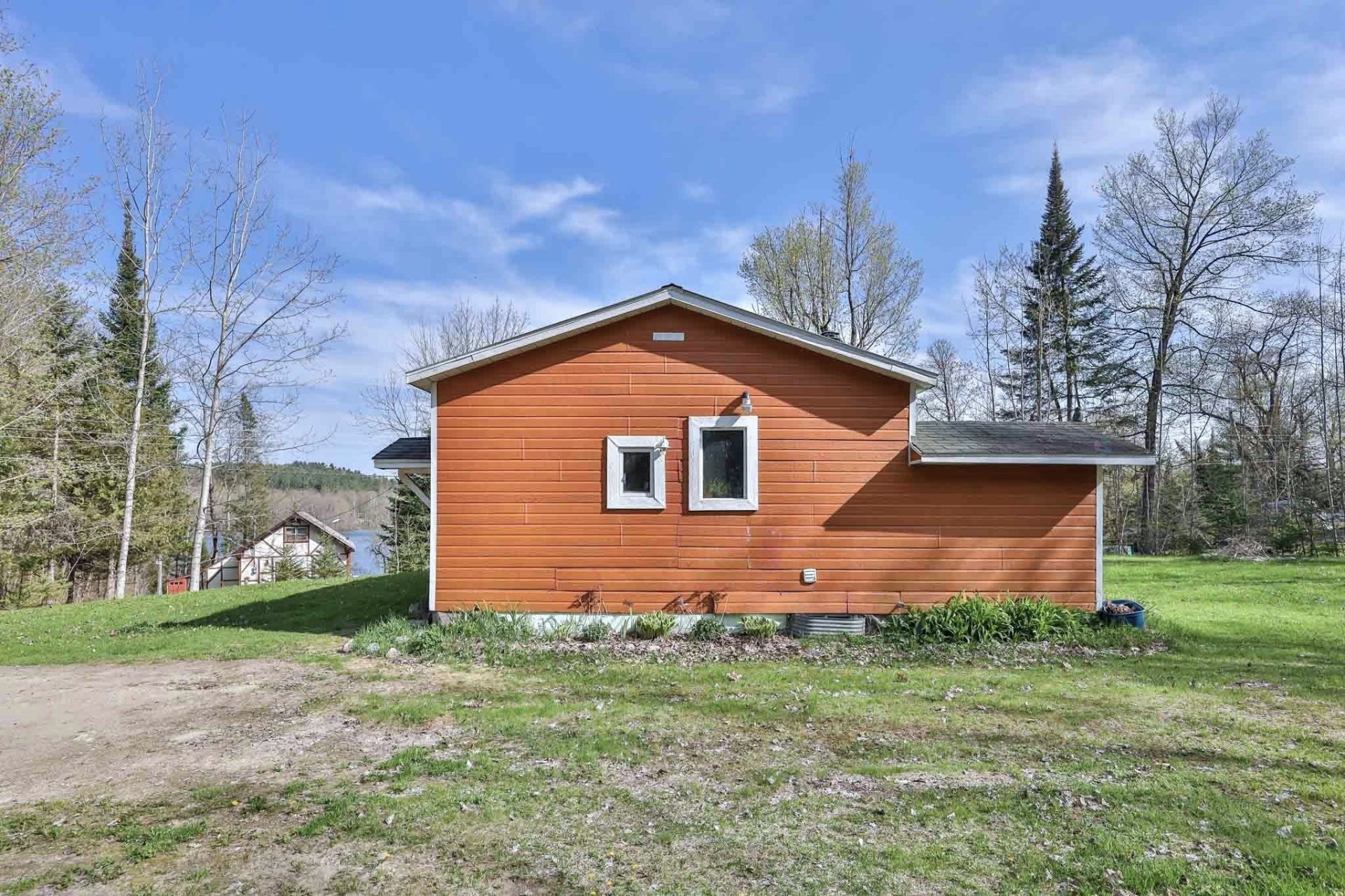 









26


Ch. de la Frontière

,
Sainte-Thérèse-de-la-Gatineau,




QC
J9X2X0

