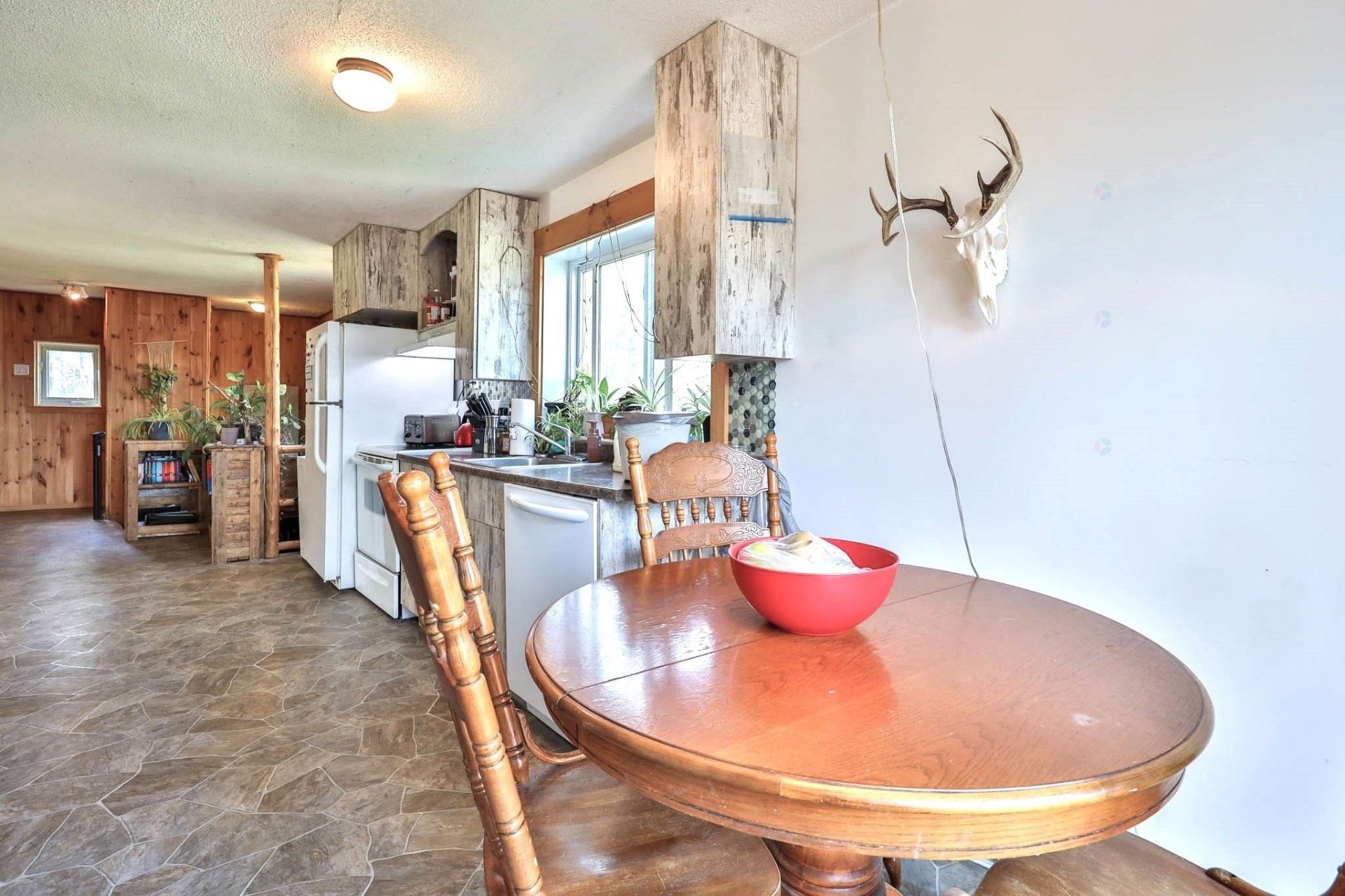 









26


Ch. de la Frontière

,
Sainte-Thérèse-de-la-Gatineau,




QC
J9X2X0

