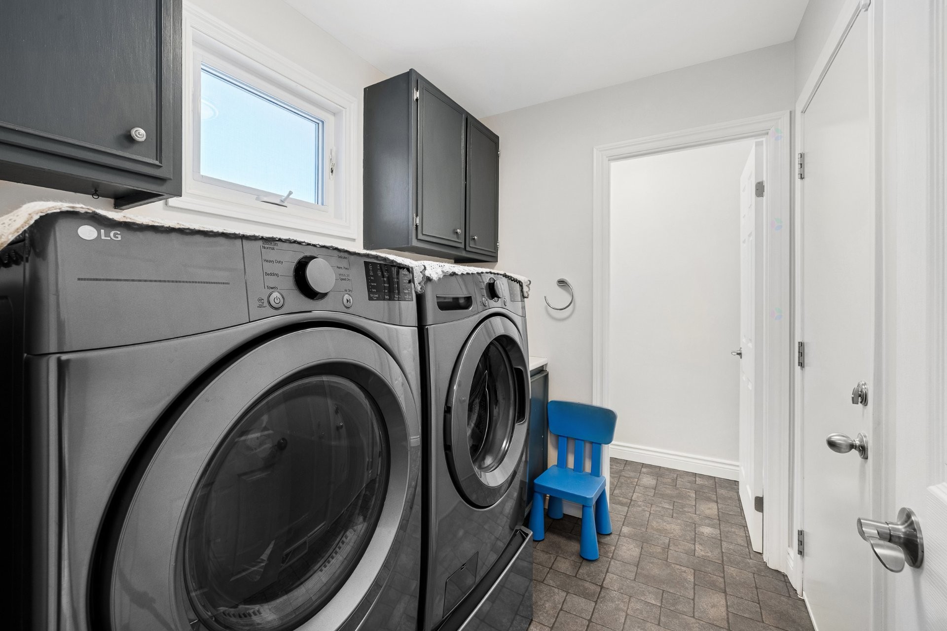 









305


Rue Blythwood

,
Dollard-des-Ormeaux,




QC
H9G1V6

