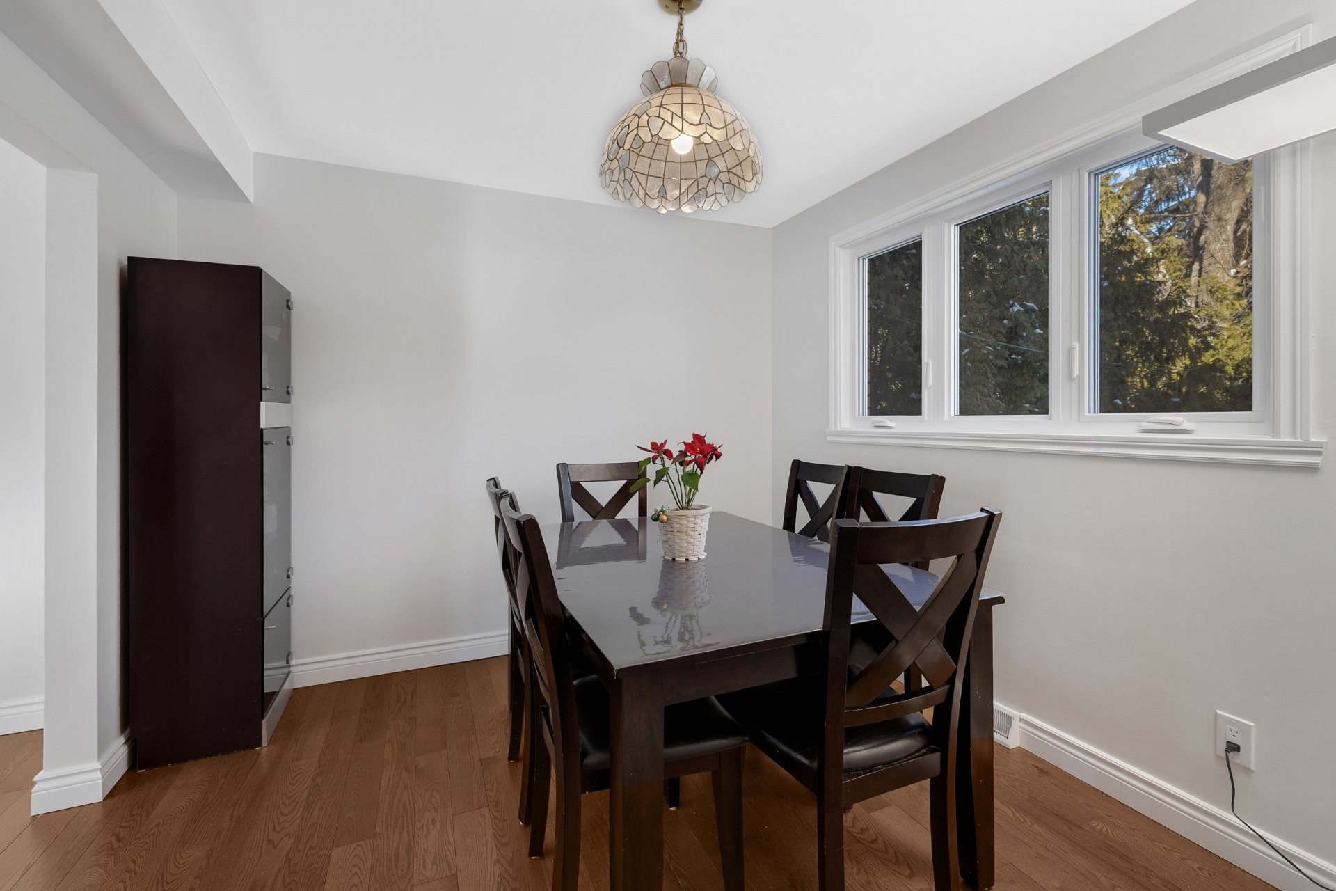 









305


Rue Blythwood

,
Dollard-des-Ormeaux,




QC
H9G1V6

