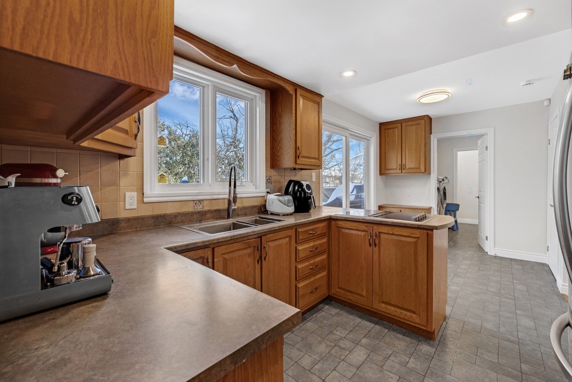 









305


Rue Blythwood

,
Dollard-des-Ormeaux,




QC
H9G1V6

