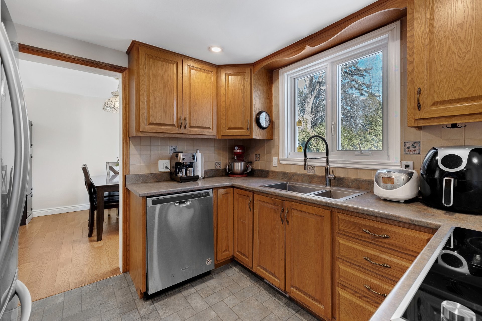 









305


Rue Blythwood

,
Dollard-des-Ormeaux,




QC
H9G1V6

