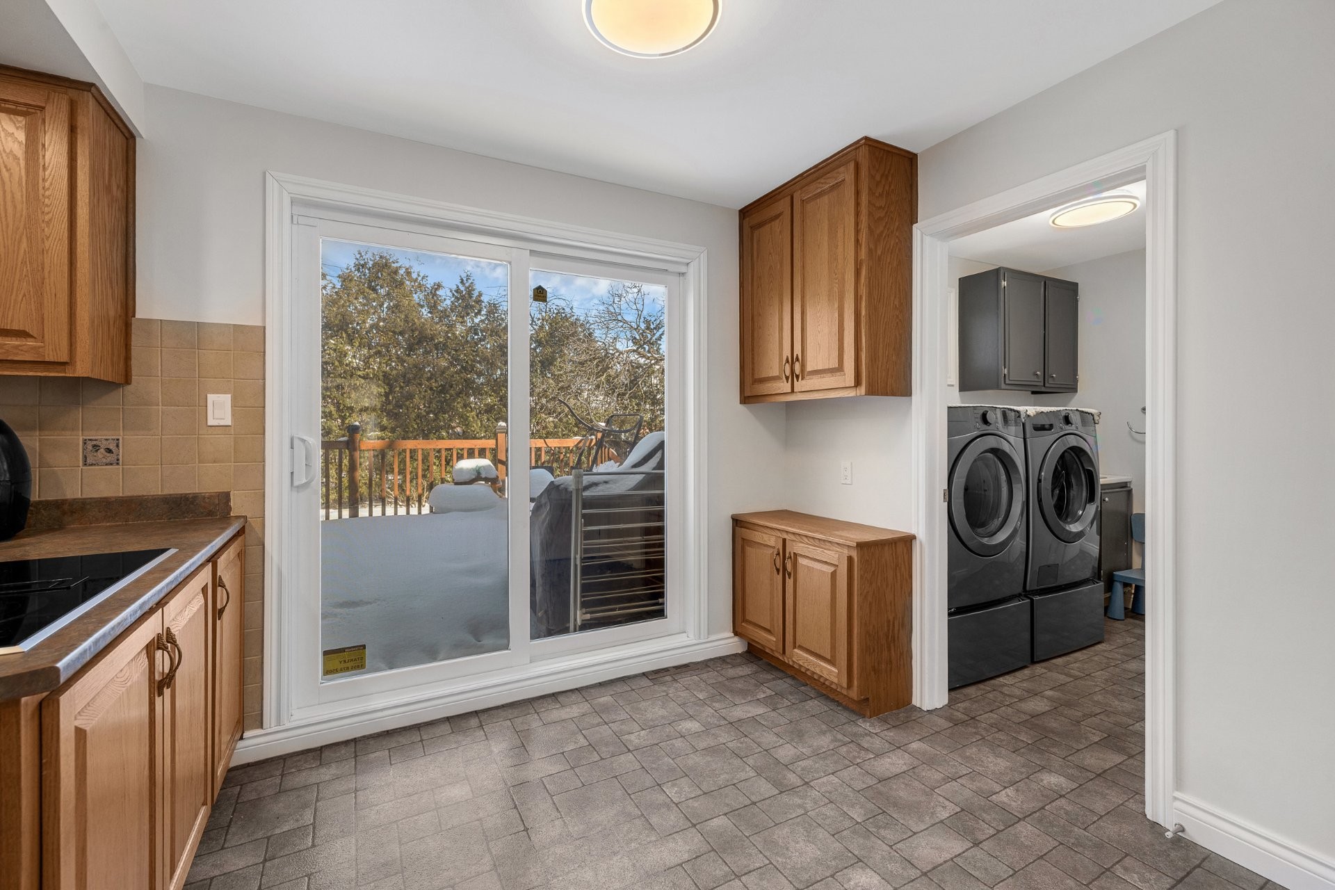 









305


Rue Blythwood

,
Dollard-des-Ormeaux,




QC
H9G1V6

