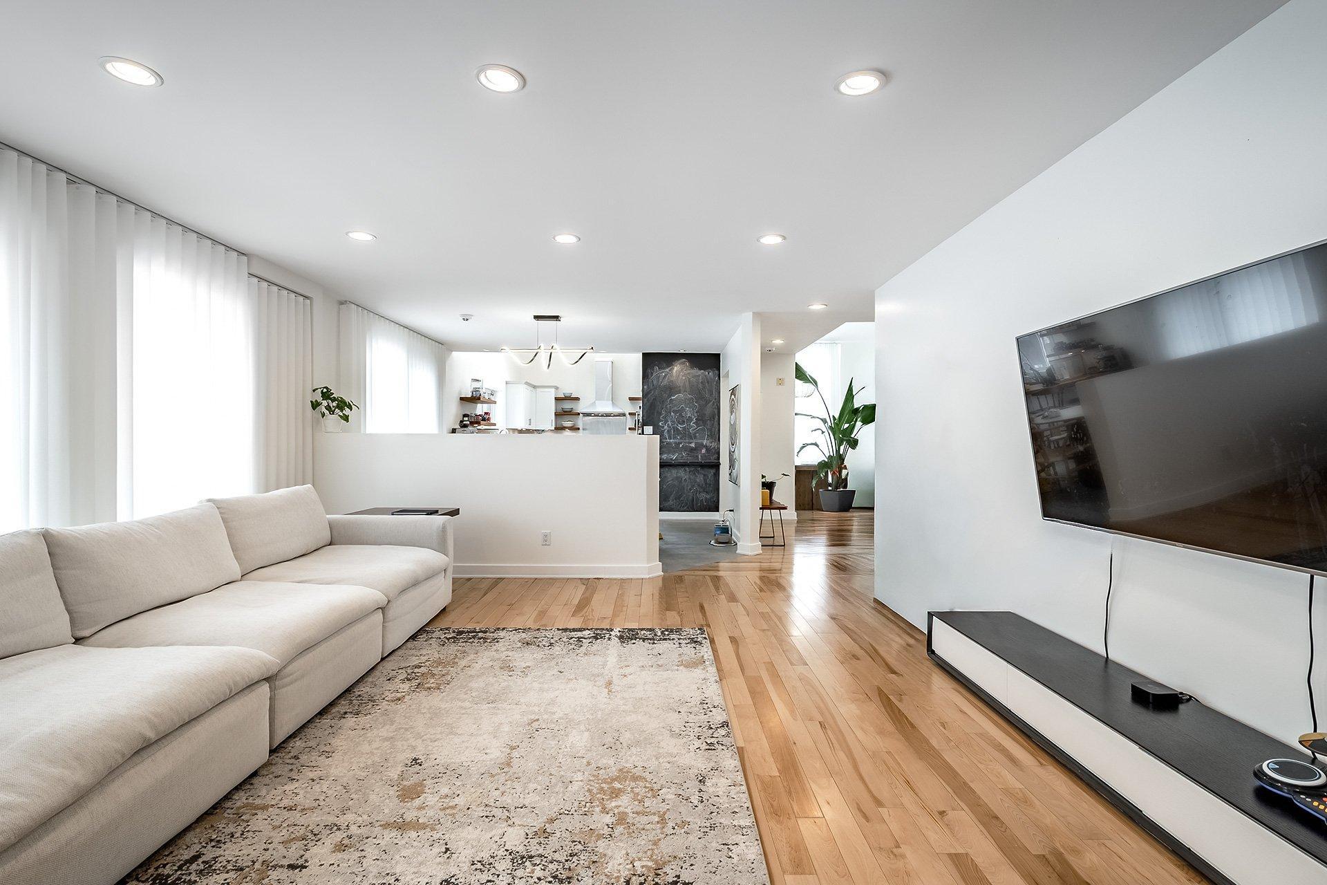 









275


Alice-Carrière Street

,
Beaconsfield,




QC
H9W6E6

