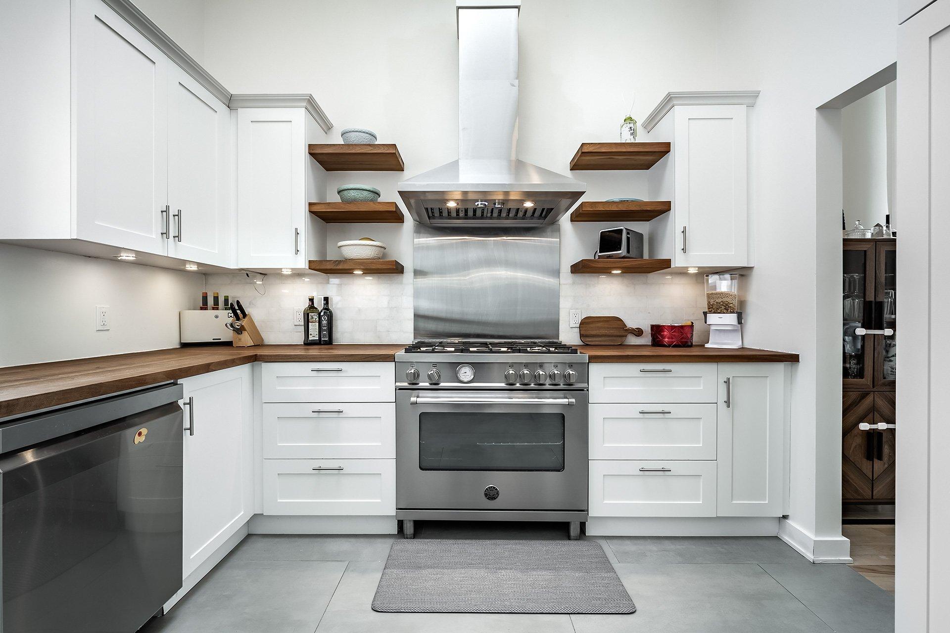 









275


Alice-Carrière Street

,
Beaconsfield,




QC
H9W6E6

