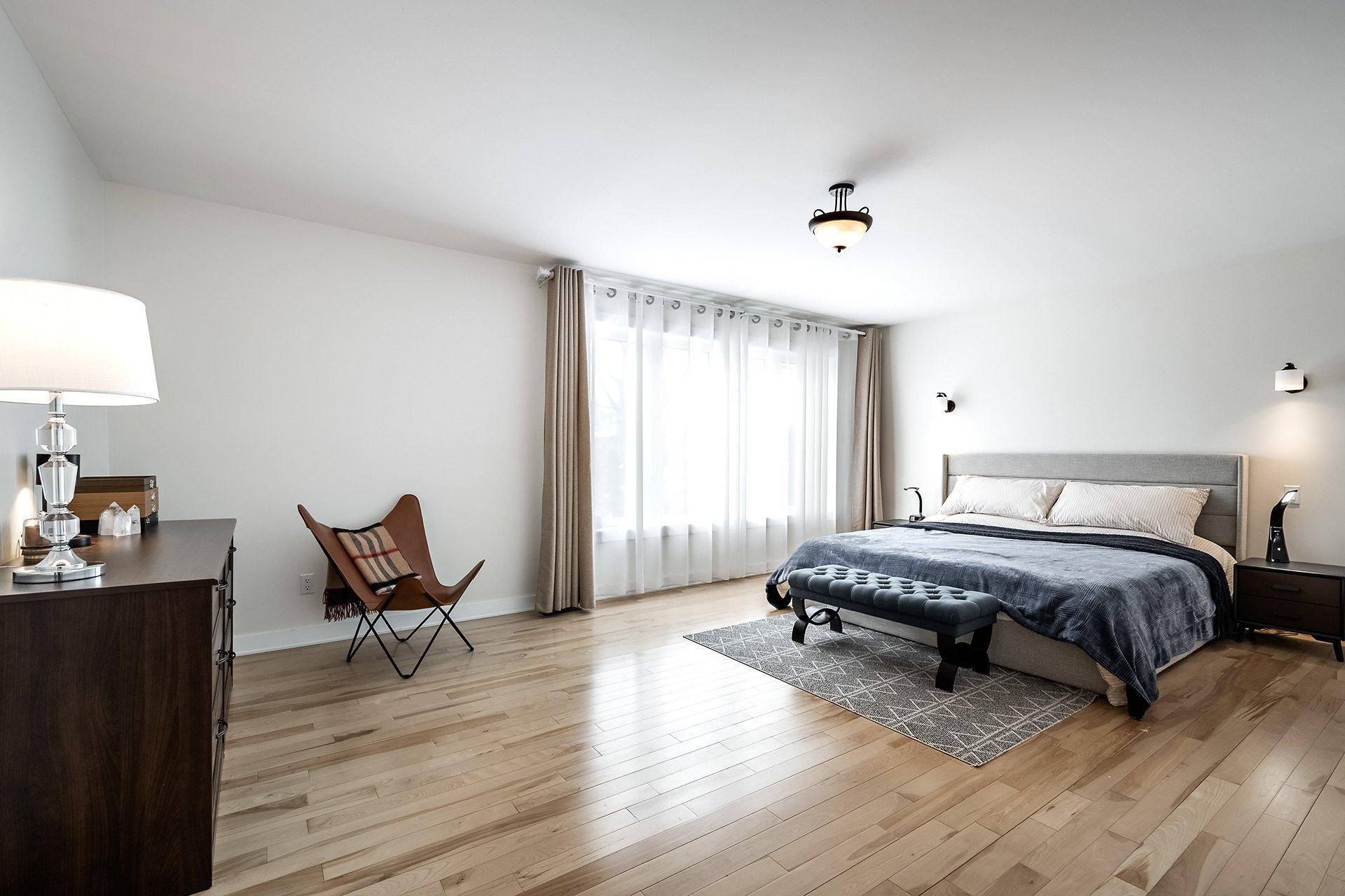 









275


Alice-Carrière Street

,
Beaconsfield,




QC
H9W6E6

