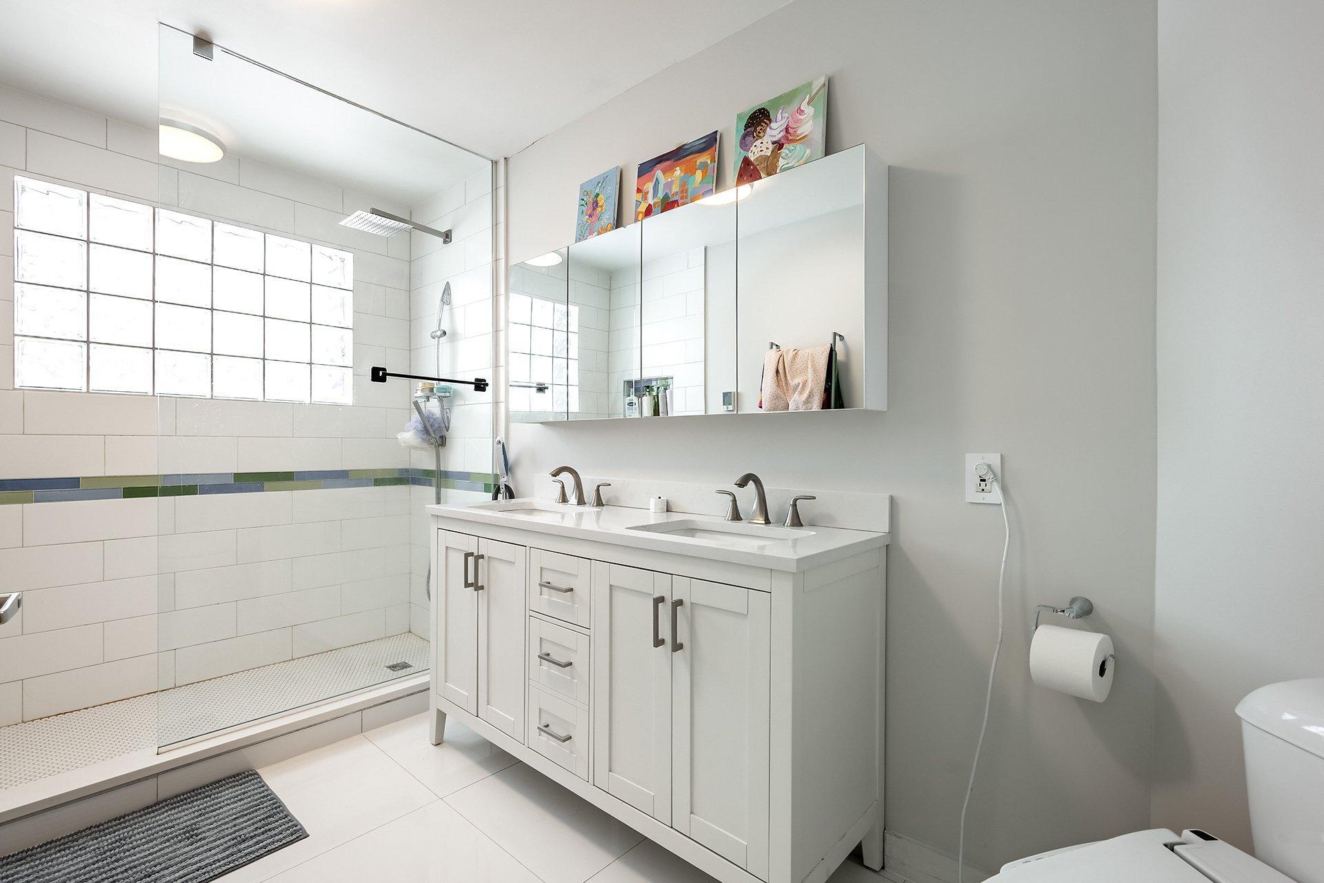 









275


Alice-Carrière Street

,
Beaconsfield,




QC
H9W6E6

