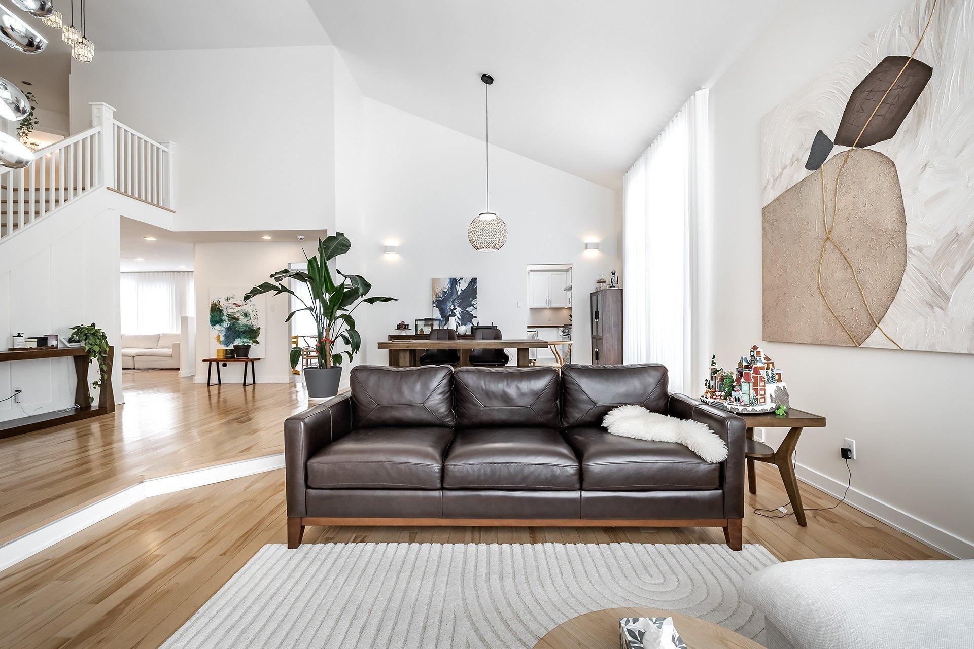 









275


Alice-Carrière Street

,
Beaconsfield,




QC
H9W6E6

