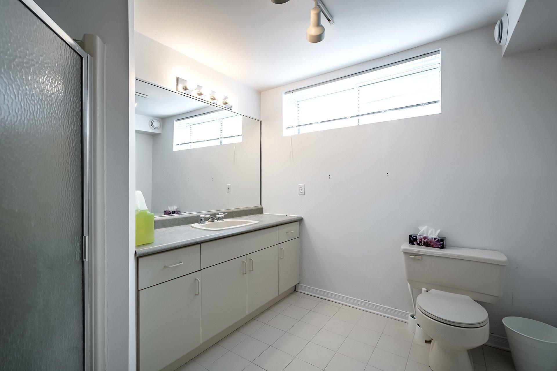 









275


Alice-Carrière Street

,
Beaconsfield,




QC
H9W6E6

