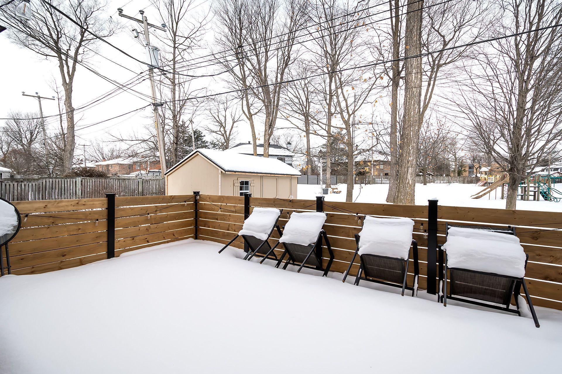 









275


Alice-Carrière Street

,
Beaconsfield,




QC
H9W6E6

