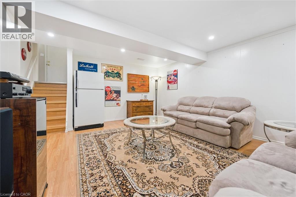 












47 ARGYLE Drive

,
Guelph,




Ontario
N1G2P4

