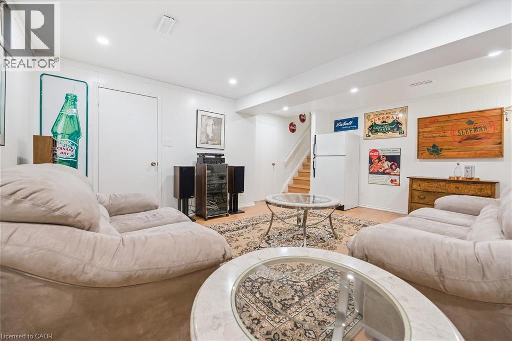 












47 ARGYLE Drive

,
Guelph,




Ontario
N1G2P4

