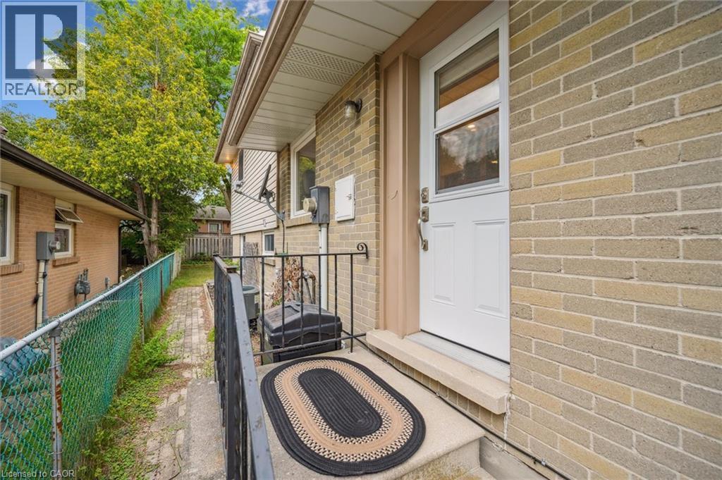 












47 ARGYLE Drive

,
Guelph,




Ontario
N1G2P4

