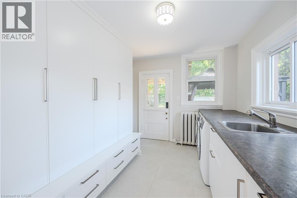 












138 DUBLIN Street N

,
Guelph,




Ontario
N1H4N7

