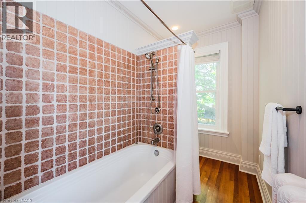 












138 DUBLIN Street N

,
Guelph,




Ontario
N1H4N7

