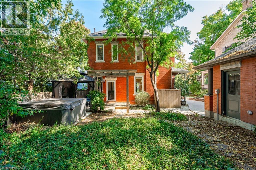 












138 DUBLIN Street N

,
Guelph,




Ontario
N1H4N7

