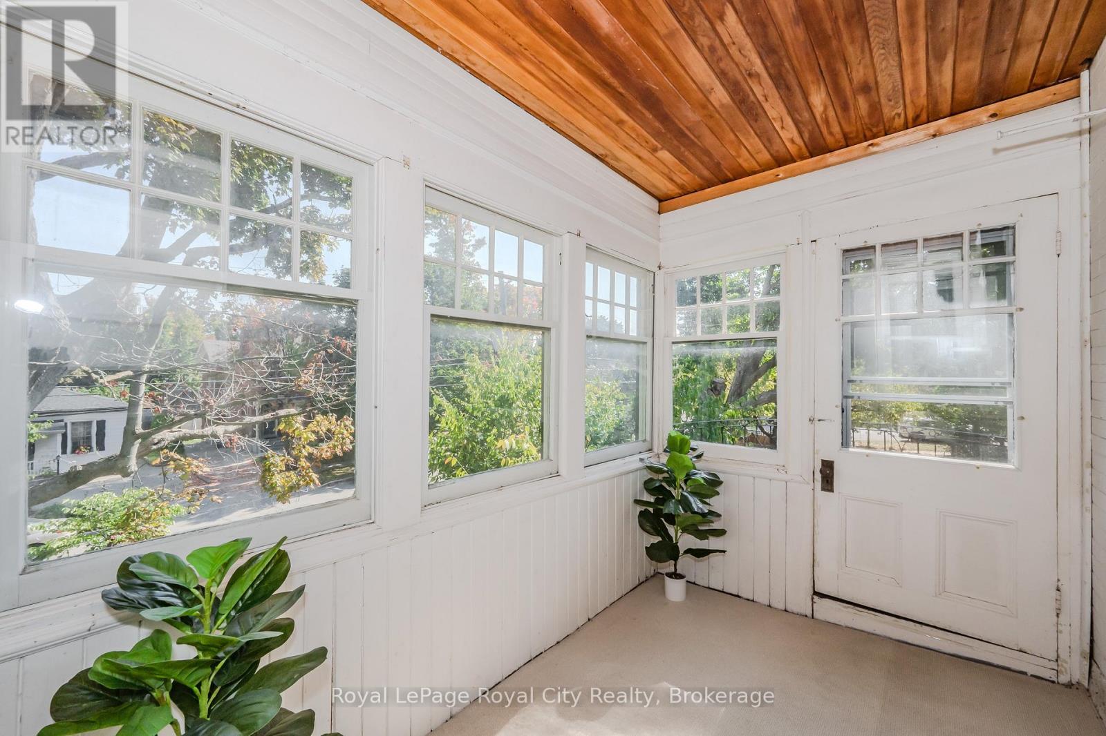 












138 DUBLIN STREET N

,
Guelph (Downtown),




Ontario
N1H4N7

