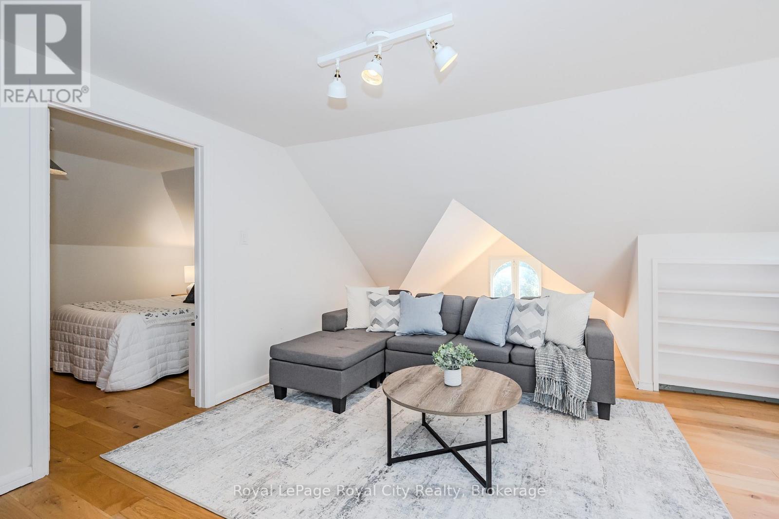 












138 DUBLIN STREET N

,
Guelph (Downtown),




Ontario
N1H4N7

