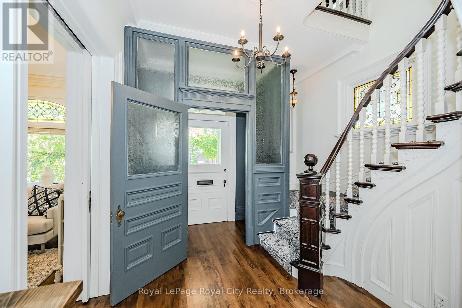 












138 DUBLIN STREET N

,
Guelph (Downtown),




Ontario
N1H4N7

