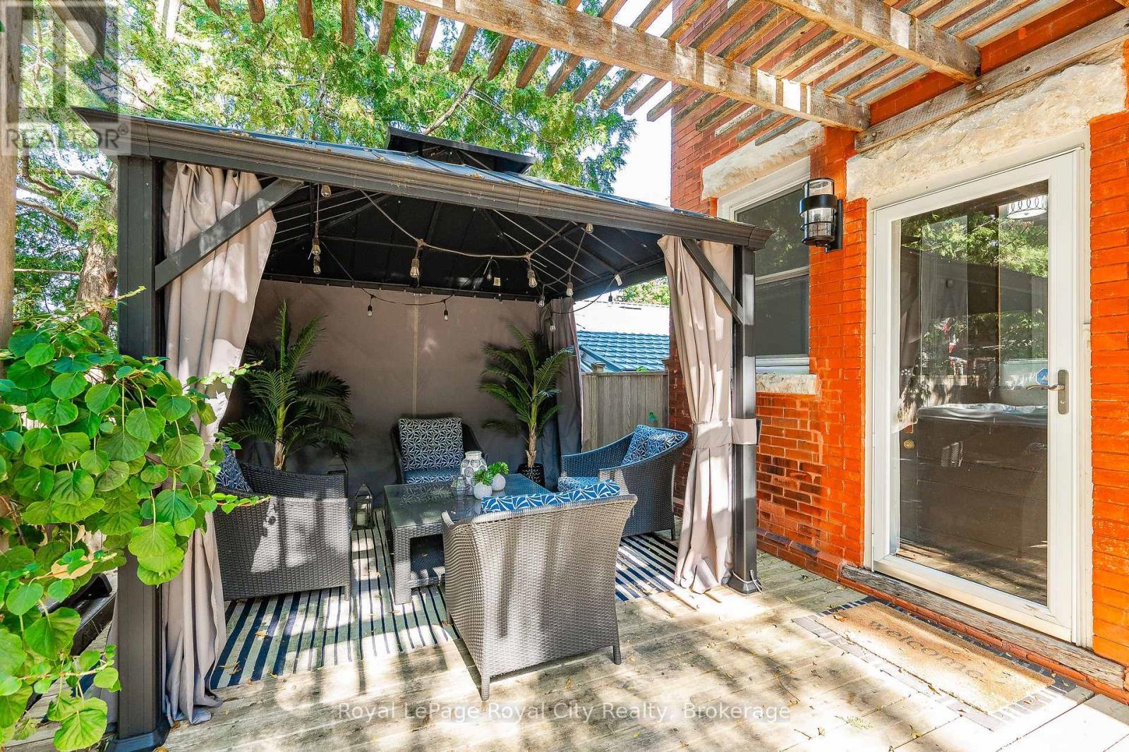 












138 DUBLIN STREET N

,
Guelph (Downtown),




Ontario
N1H4N7

