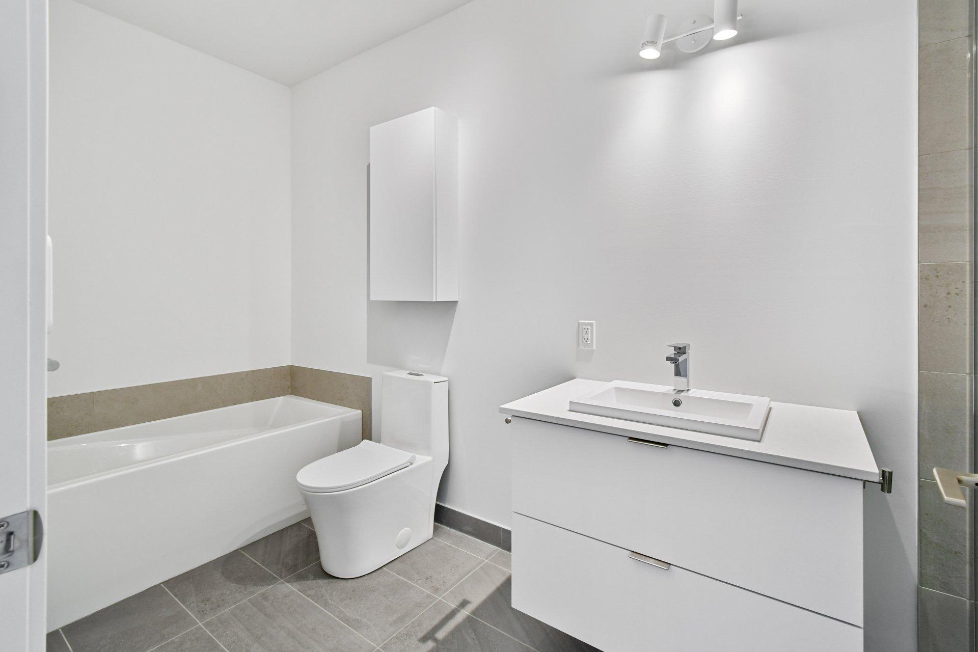 









2121


Av. Papineau

, 505,
Montréal (Ville-Marie),




QC
H2K4J5

