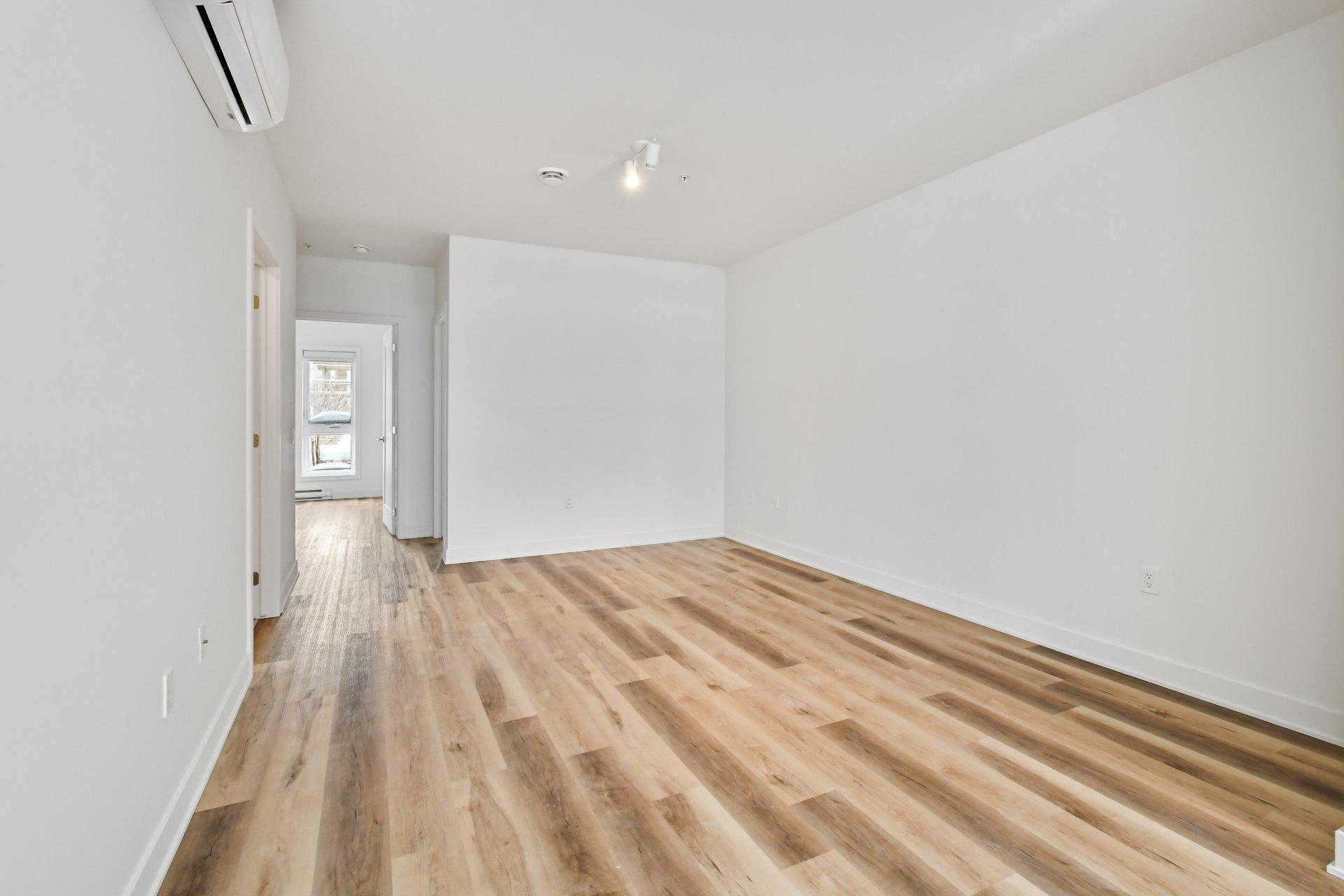 









2121


Av. Papineau

, 505,
Montréal (Ville-Marie),




QC
H2K4J5

