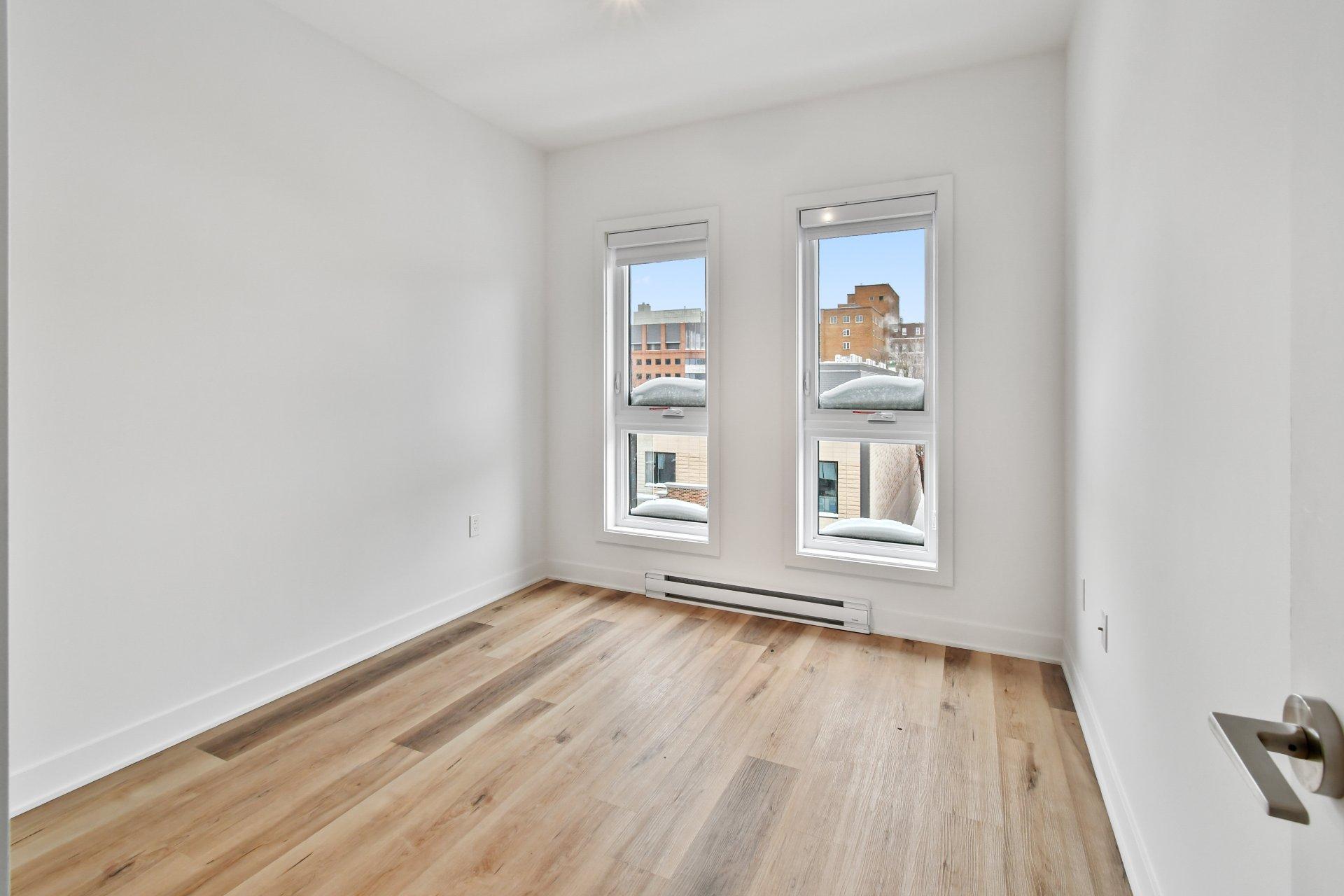 









2121


Av. Papineau

, 505,
Montréal (Ville-Marie),




QC
H2K4J5

