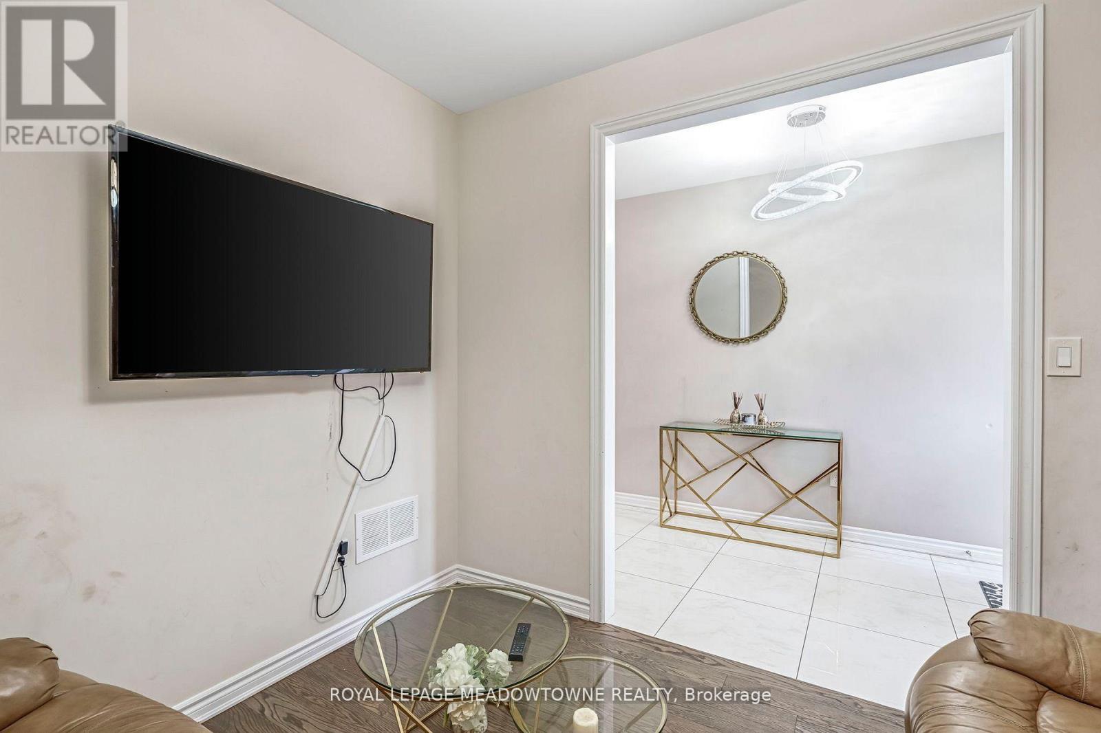 












1029 BARTON WAY

,
Innisfil,




Ontario
L9S4R7

