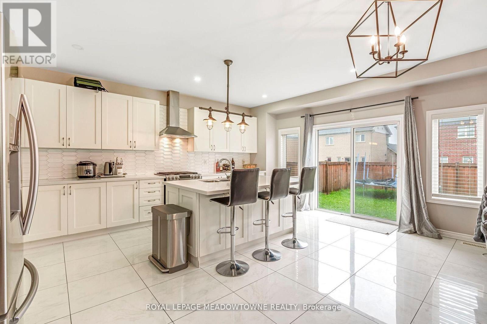 












1029 BARTON WAY

,
Innisfil,




Ontario
L9S4R7

