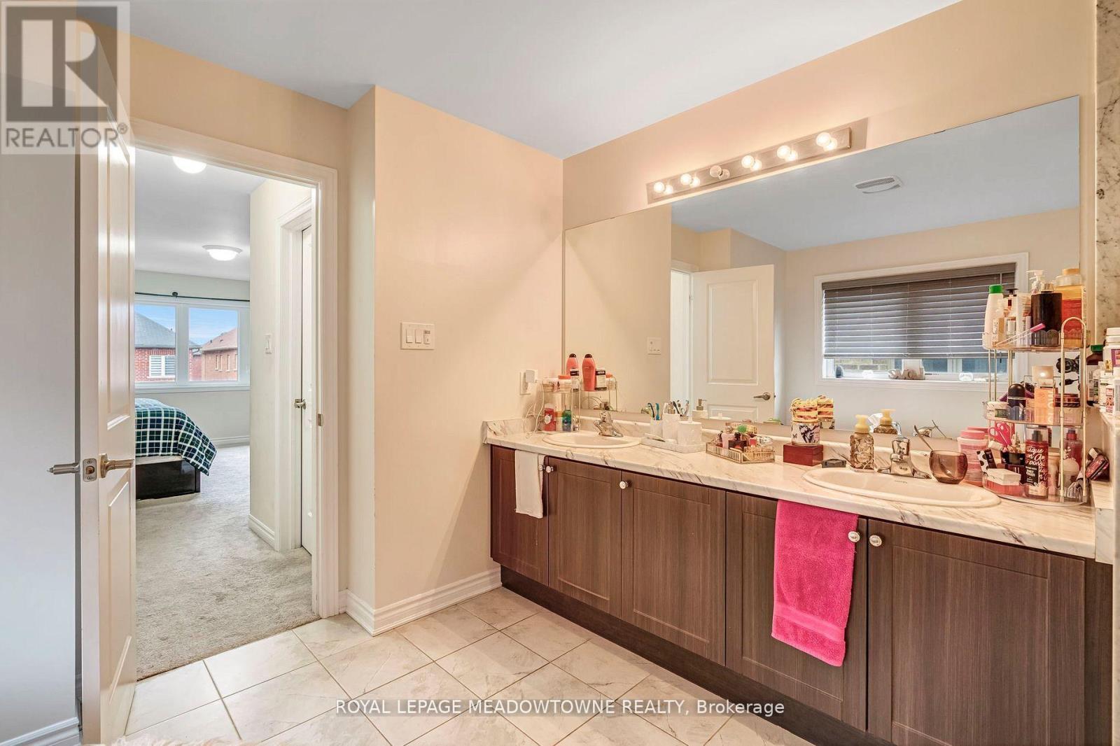 












1029 BARTON WAY

,
Innisfil,




Ontario
L9S4R7

