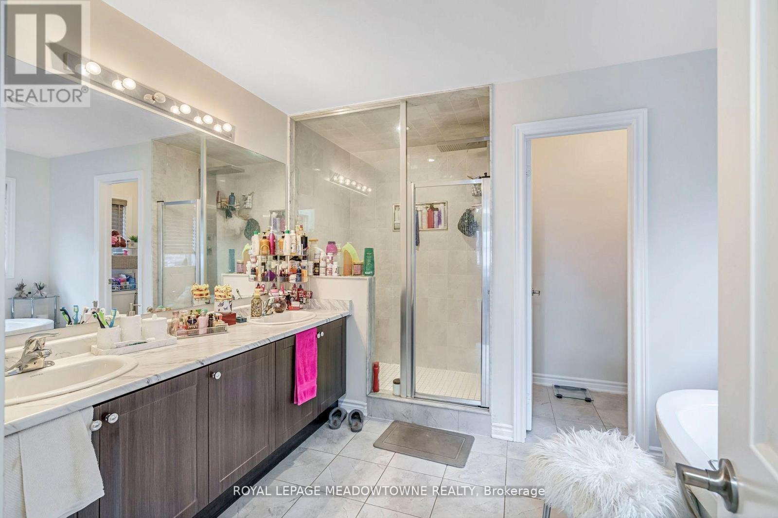 












1029 BARTON WAY

,
Innisfil,




Ontario
L9S4R7

