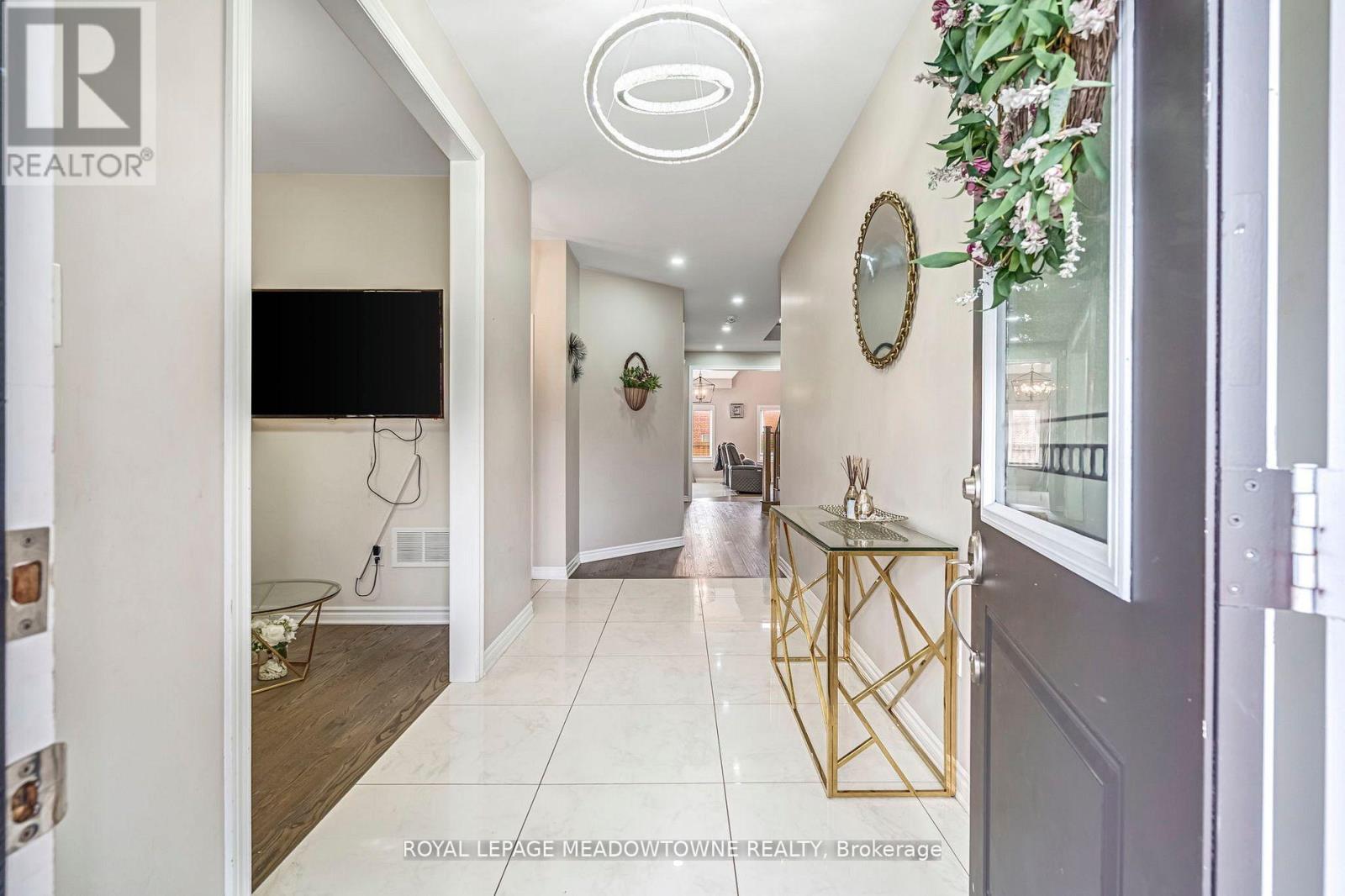 












1029 BARTON WAY

,
Innisfil,




Ontario
L9S4R7

