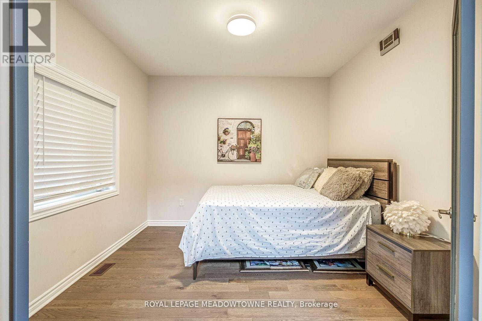 












1029 BARTON WAY

,
Innisfil,




Ontario
L9S4R7

