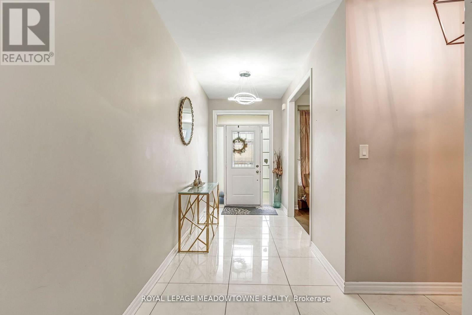 












1029 BARTON WAY

,
Innisfil,




Ontario
L9S4R7

