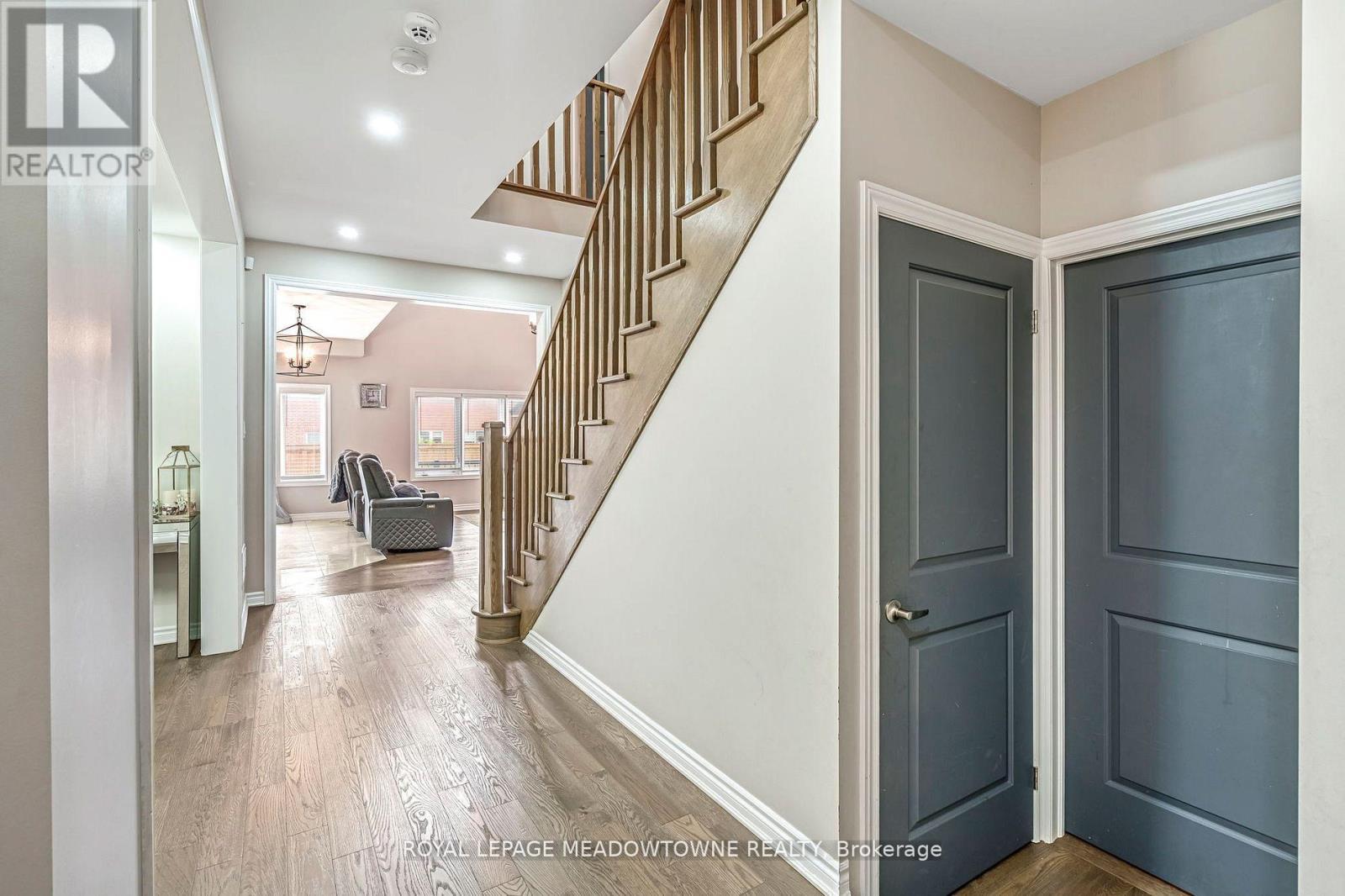 












1029 BARTON WAY

,
Innisfil,




Ontario
L9S4R7

