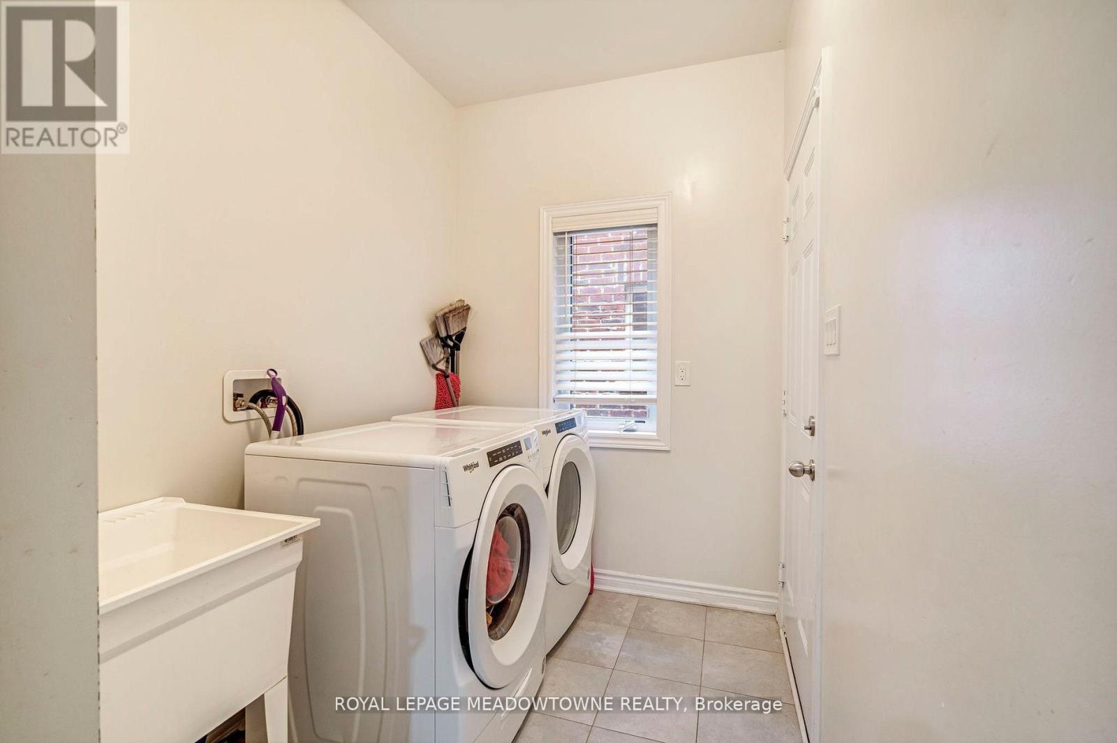 












1029 BARTON WAY

,
Innisfil,




Ontario
L9S4R7

