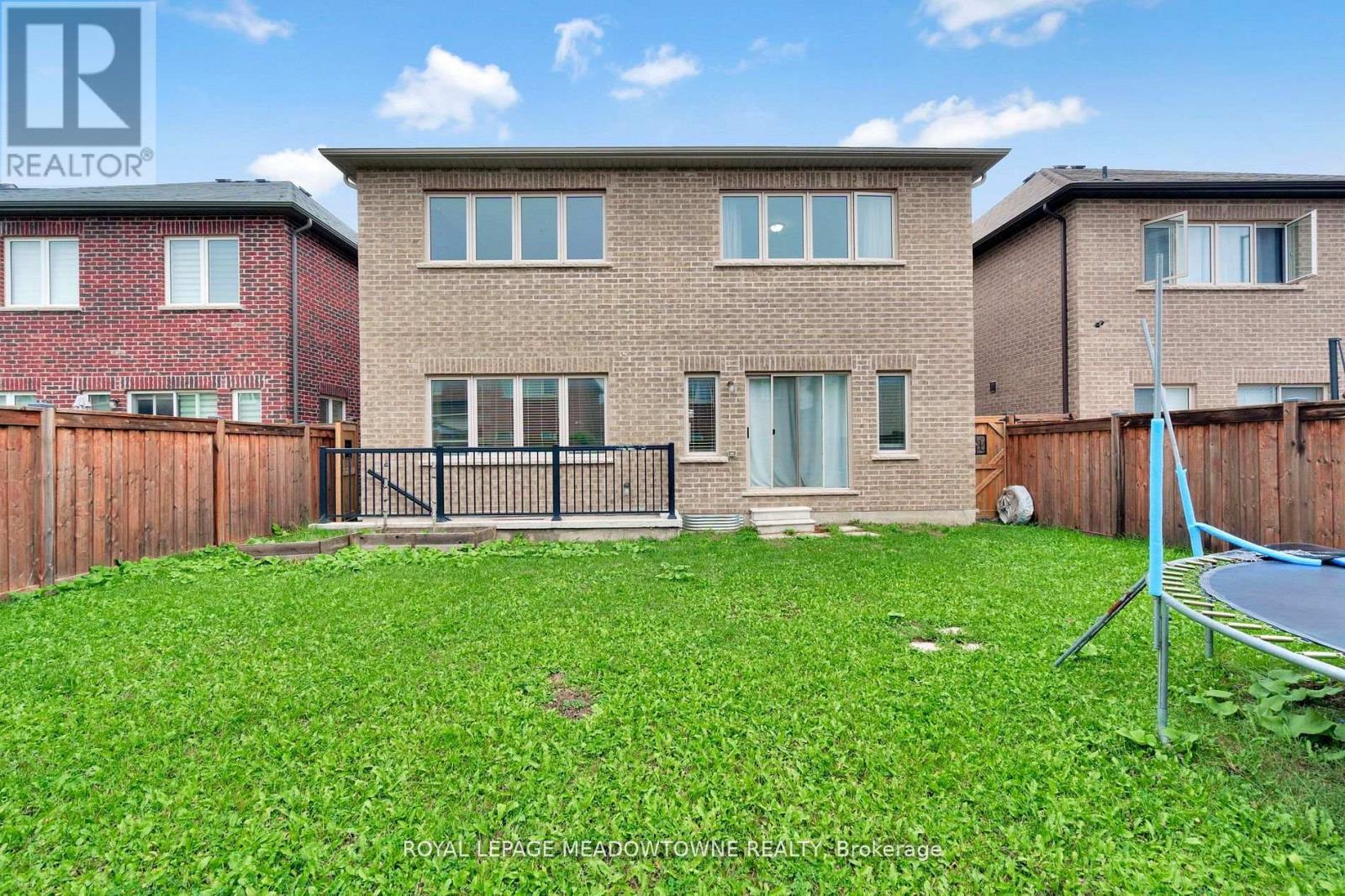 












1029 BARTON WAY

,
Innisfil,




Ontario
L9S4R7

