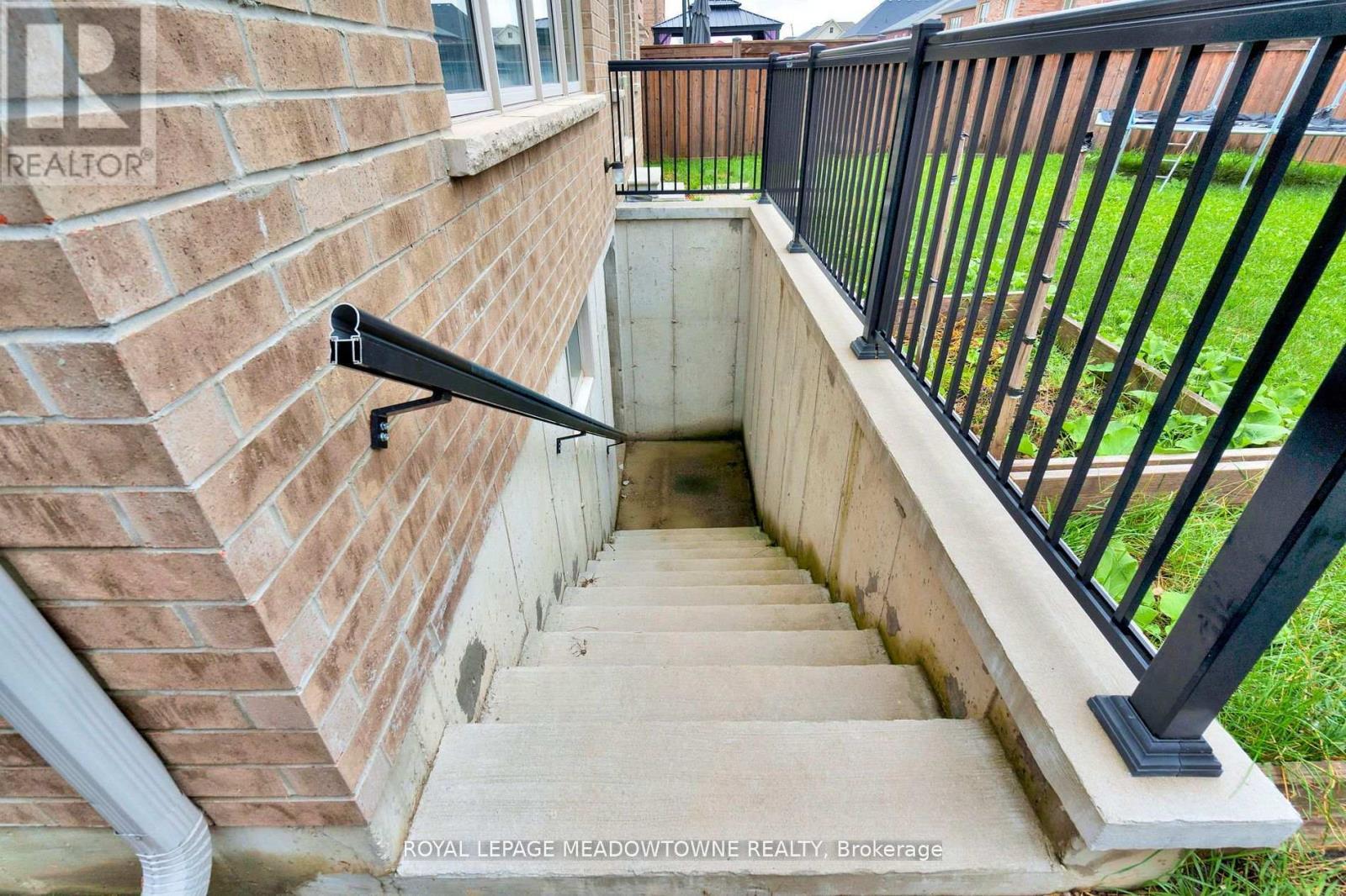 












1029 BARTON WAY

,
Innisfil,




Ontario
L9S4R7

