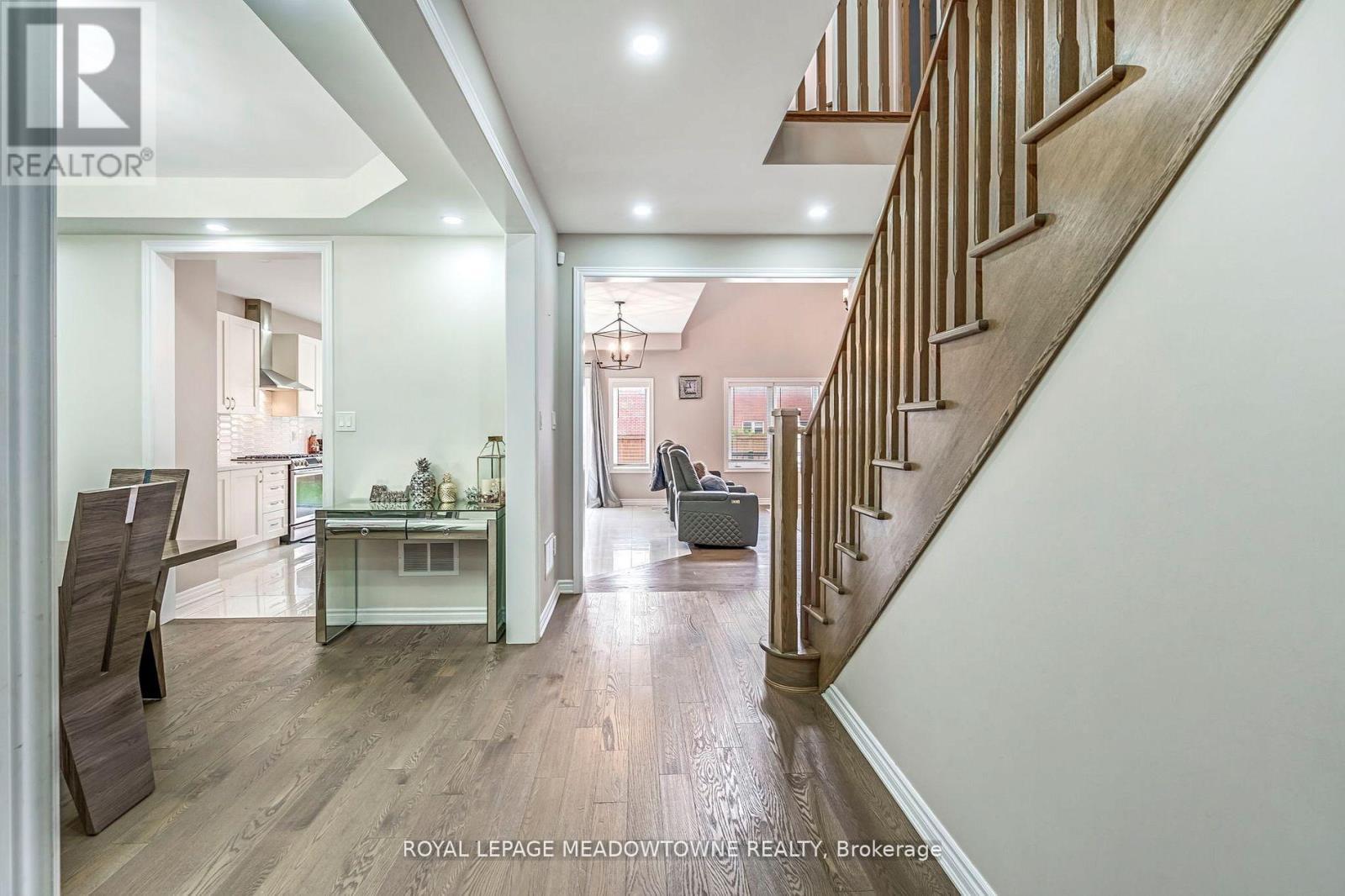 












1029 BARTON WAY

,
Innisfil,




Ontario
L9S4R7

