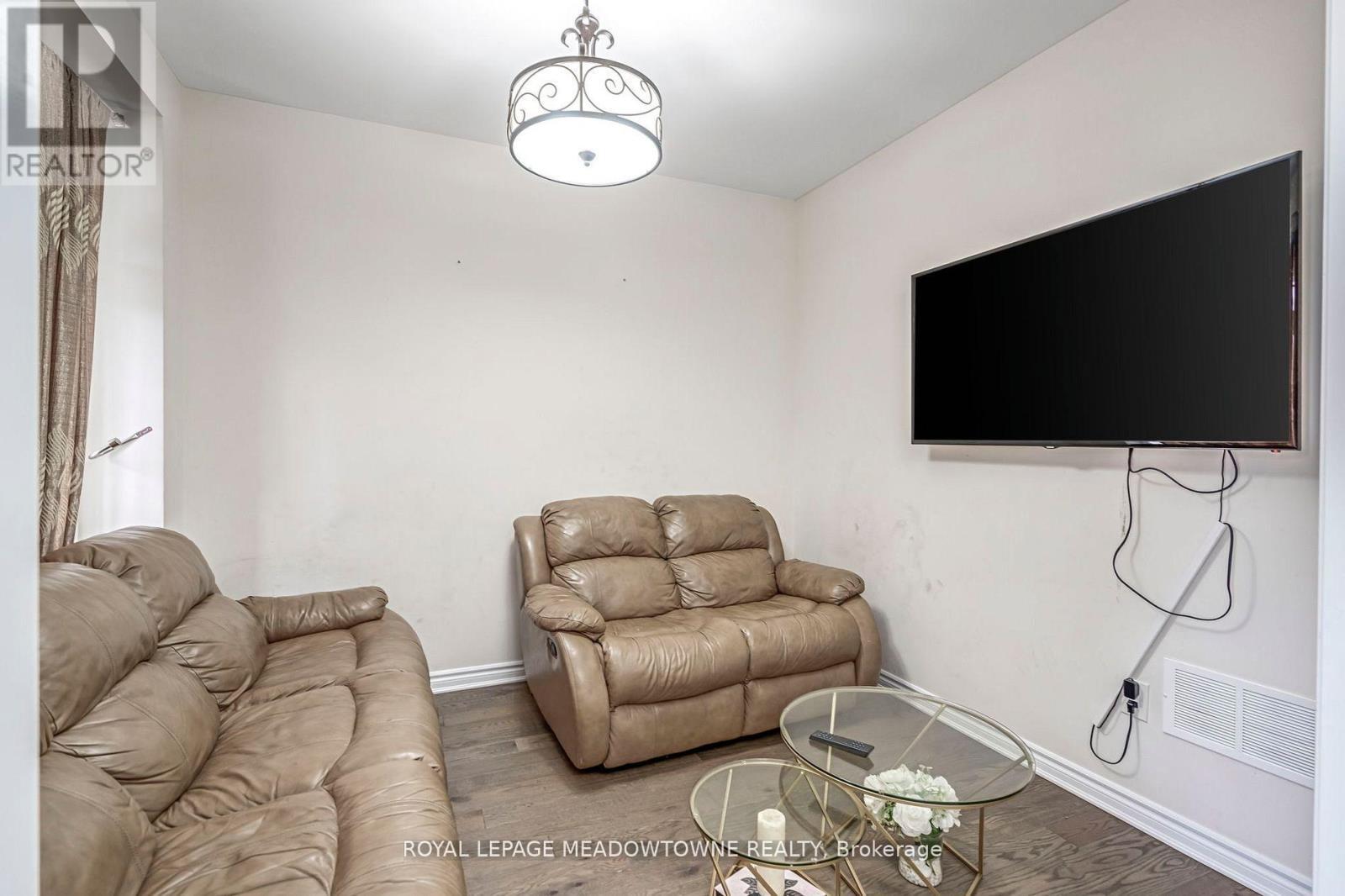 












1029 BARTON WAY

,
Innisfil,




Ontario
L9S4R7

